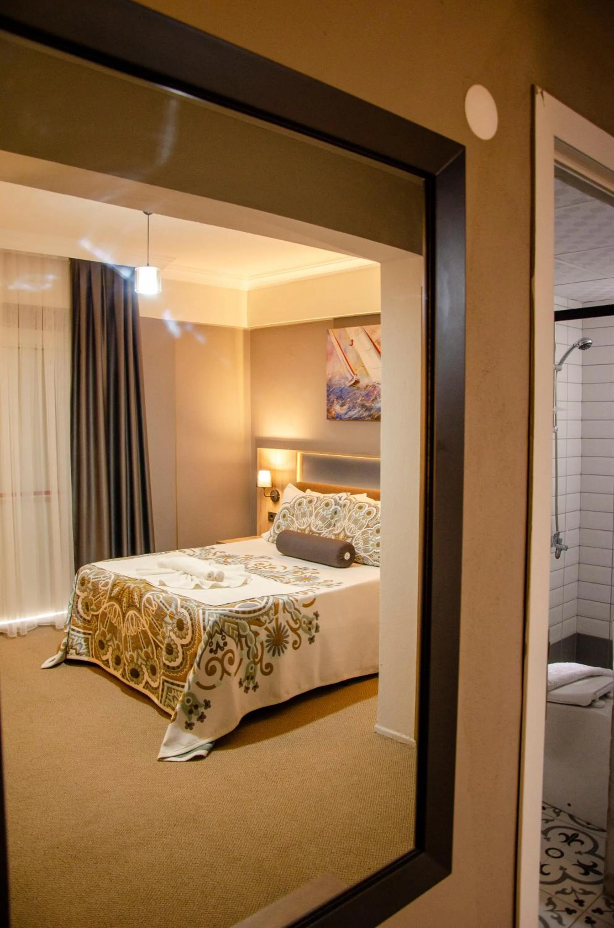 Photo of the whole room, Bed in Ephesus Hera