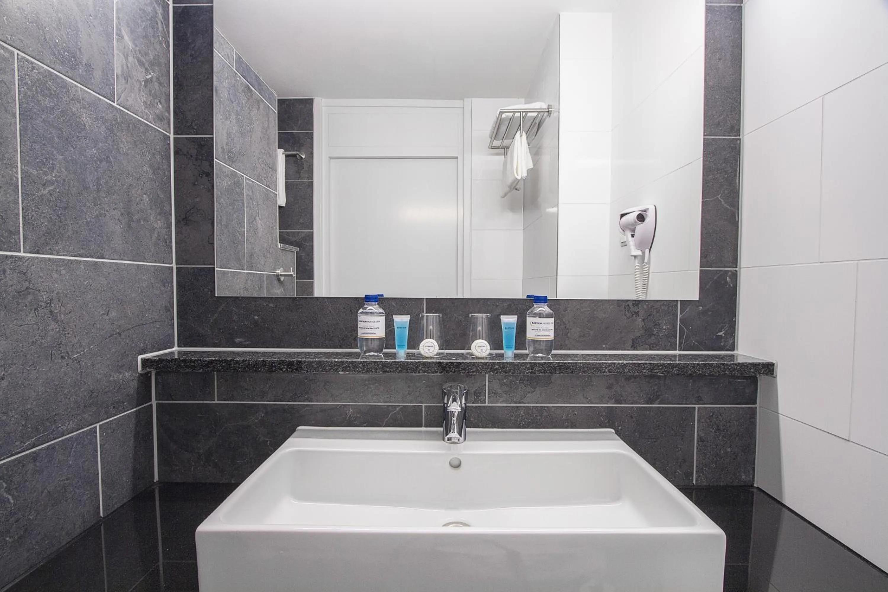 Bathroom in Bastion Hotel Zoetermeer