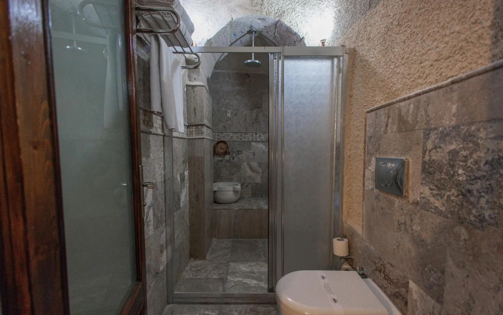 Shower in Maccan Cave Hotel