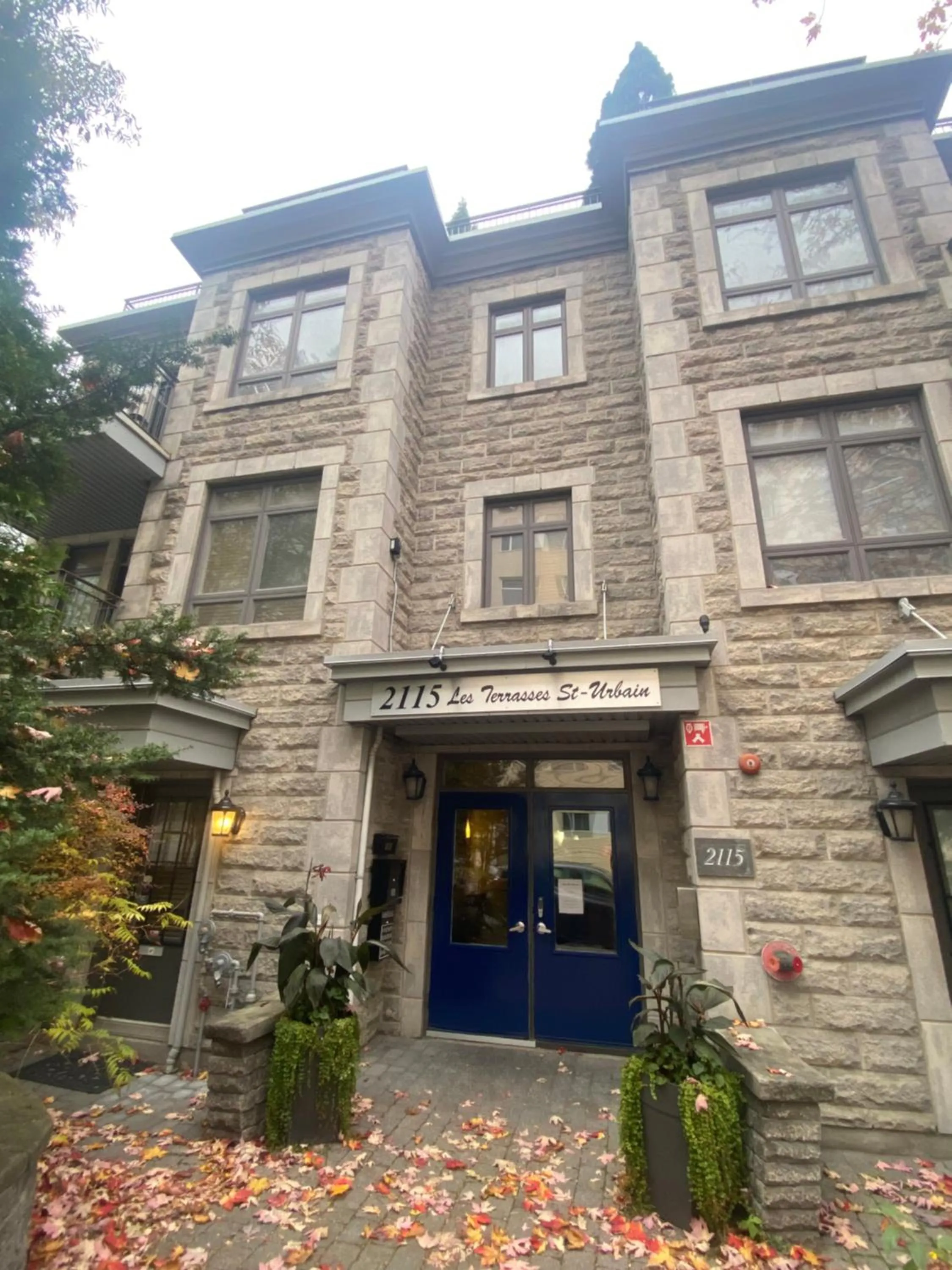 Facade/entrance in ApartHotelMontreal by Les Terrasses Saint Urbain 2225I2