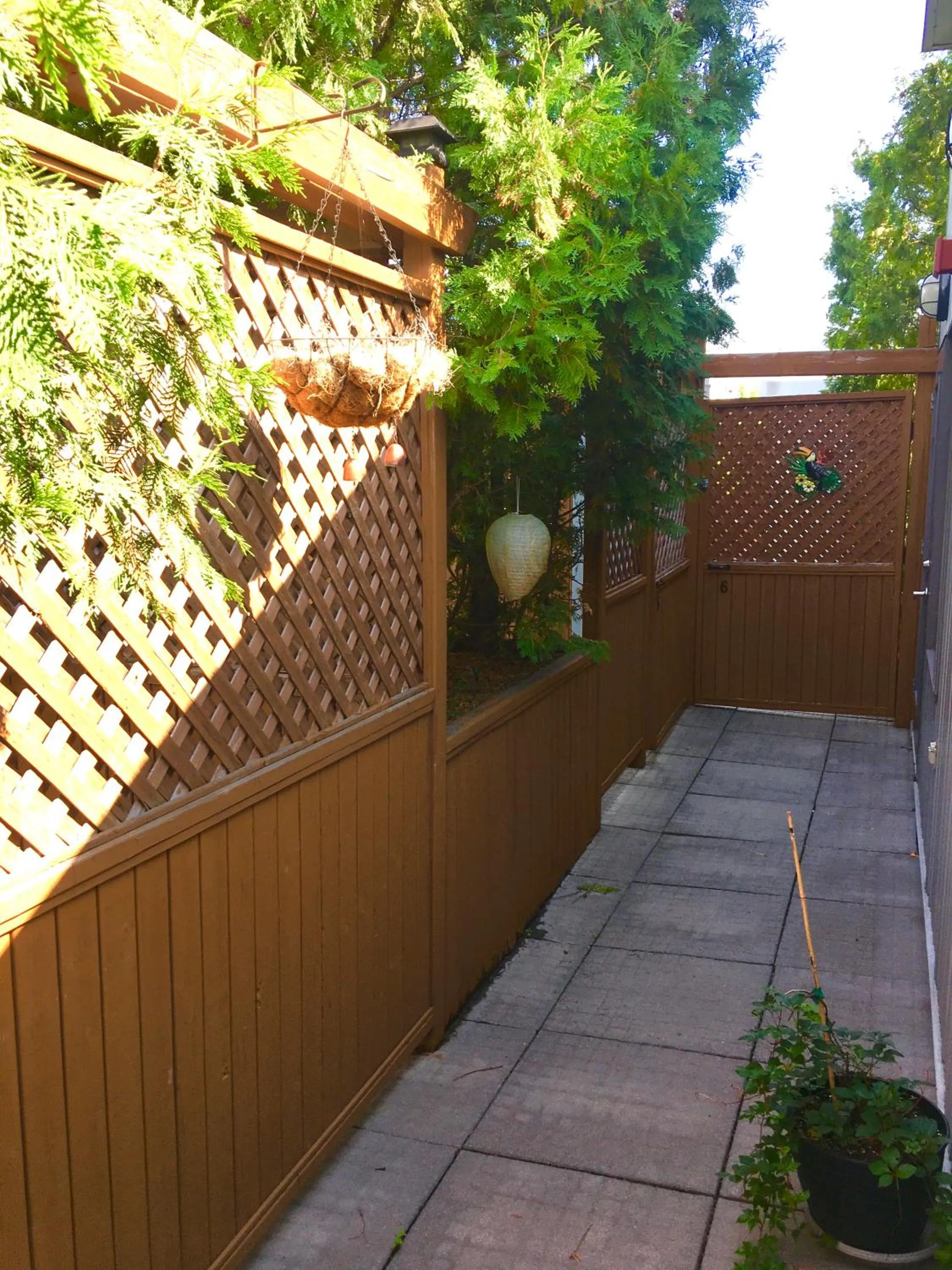 Garden in ApartHotelMontreal by Les Terrasses Saint Urbain 2225I2