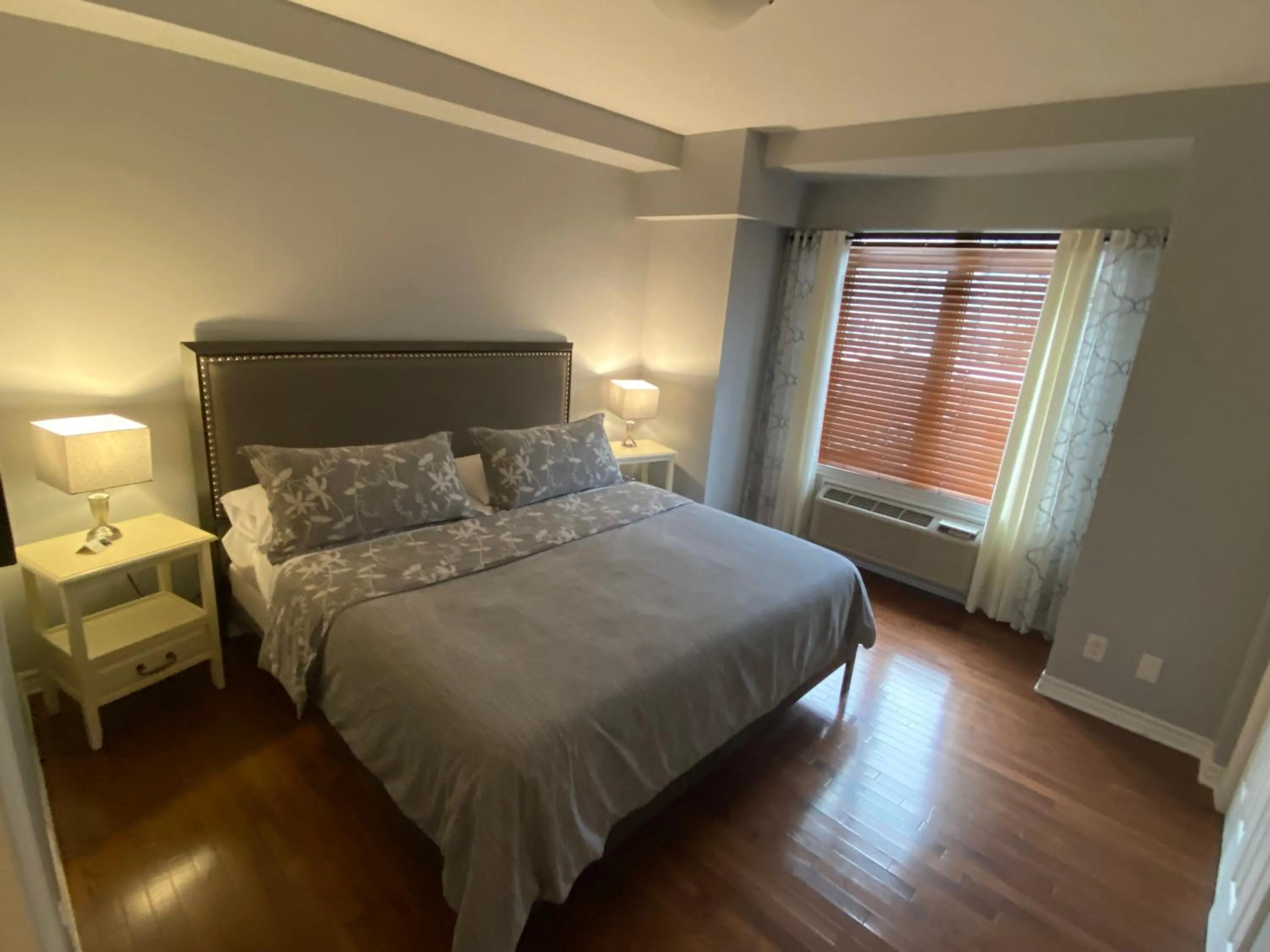 Bed in ApartHotelMontreal by Les Terrasses Saint Urbain 2225I2