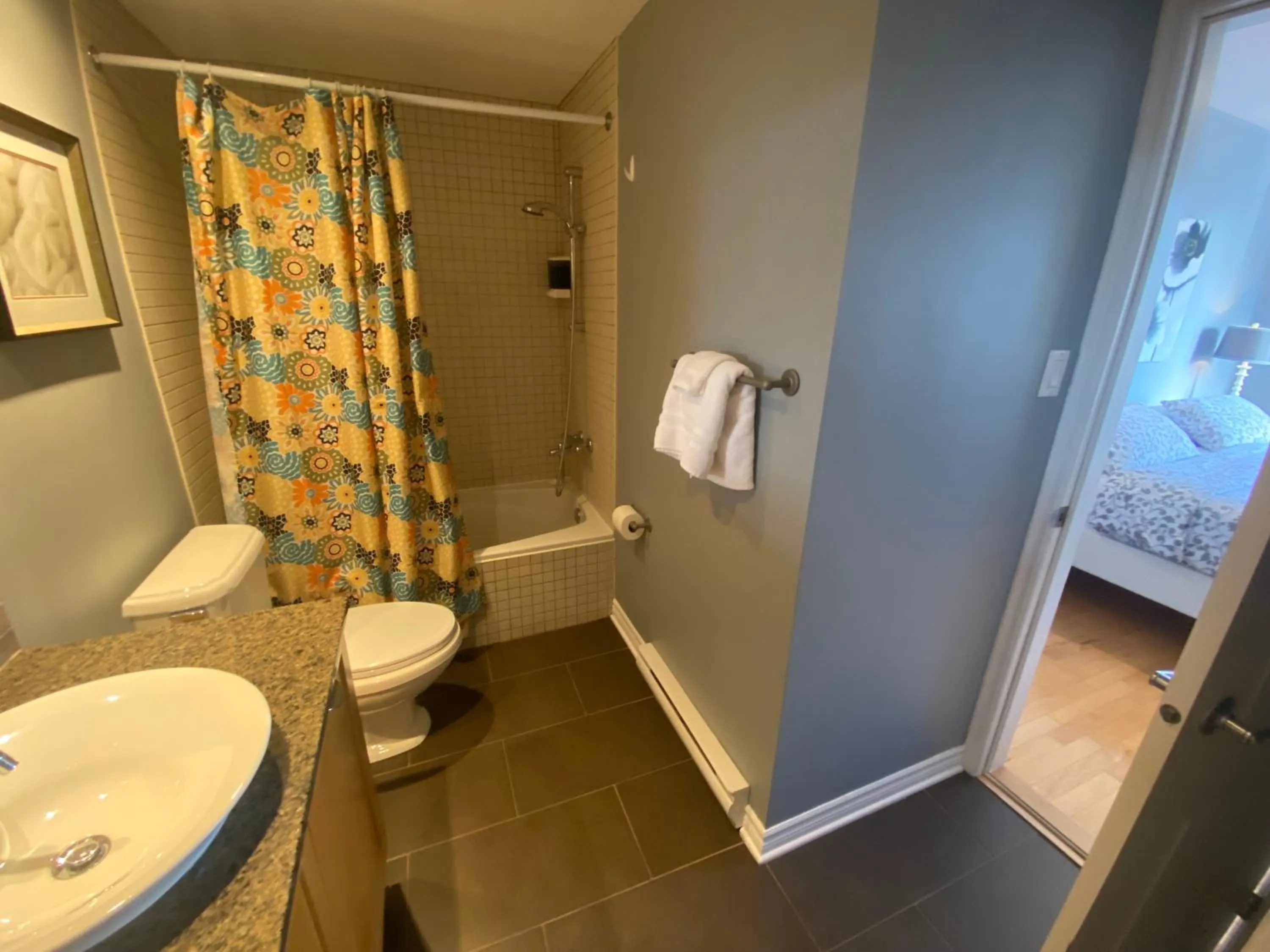 Bathroom, Bed in ApartHotelMontreal by Les Terrasses Saint Urbain 2225I2