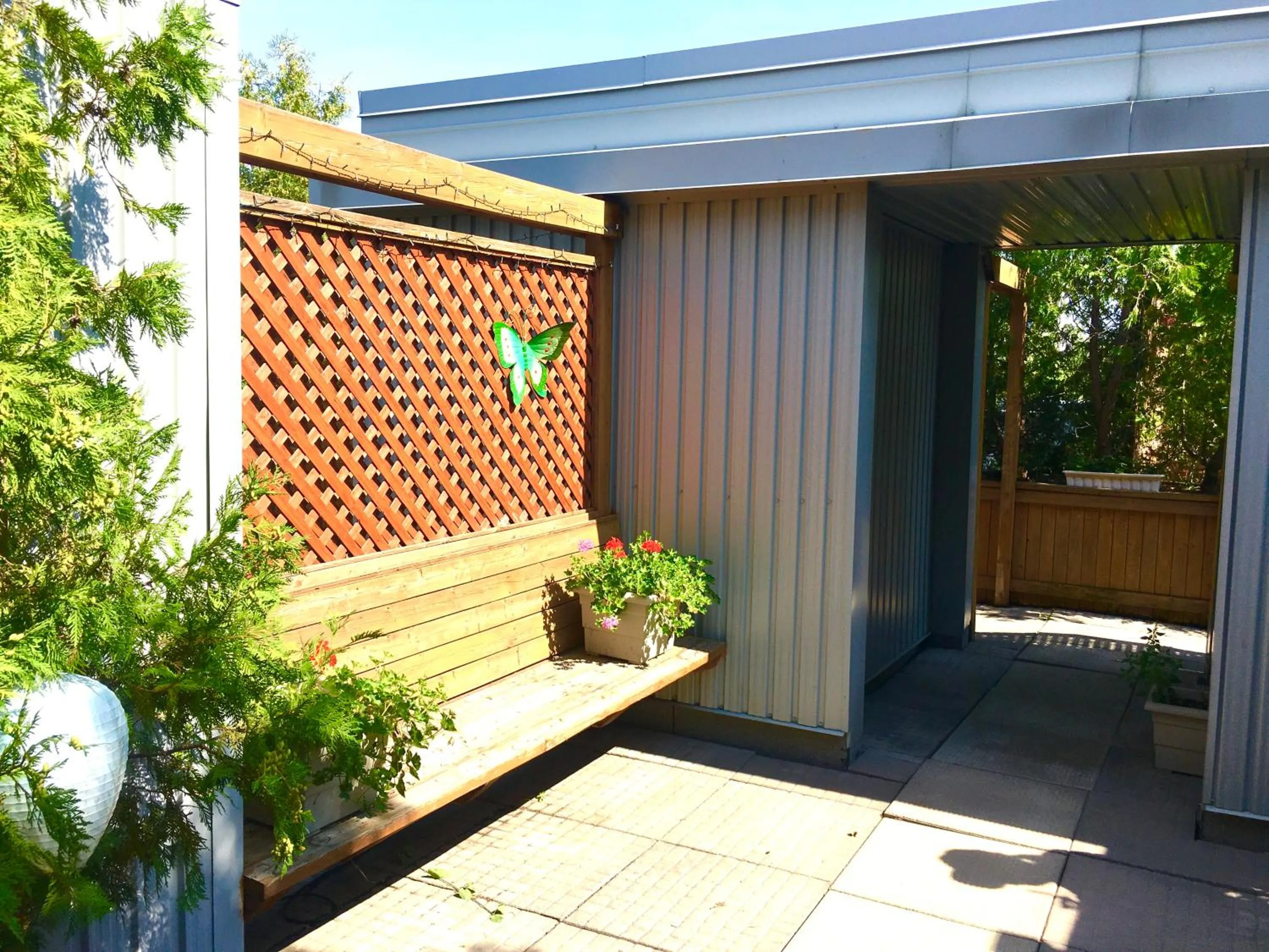 Garden in ApartHotelMontreal by Les Terrasses Saint Urbain 2225I2