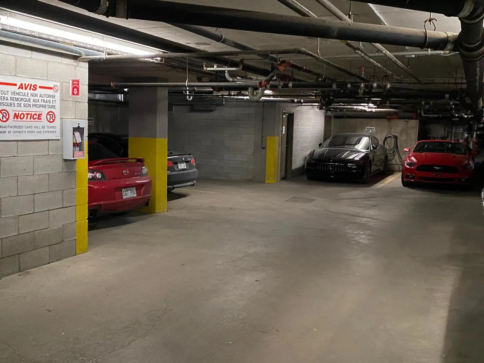 Parking in ApartHotelMontreal by Les Terrasses Saint Urbain 2225I2