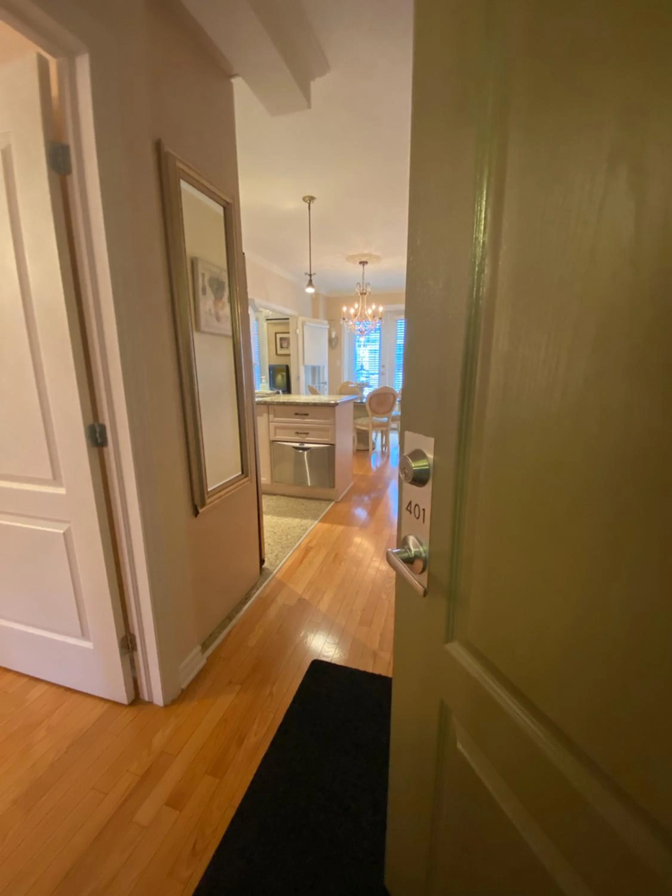 Guests in ApartHotelMontreal by Les Terrasses Saint Urbain 2225I2