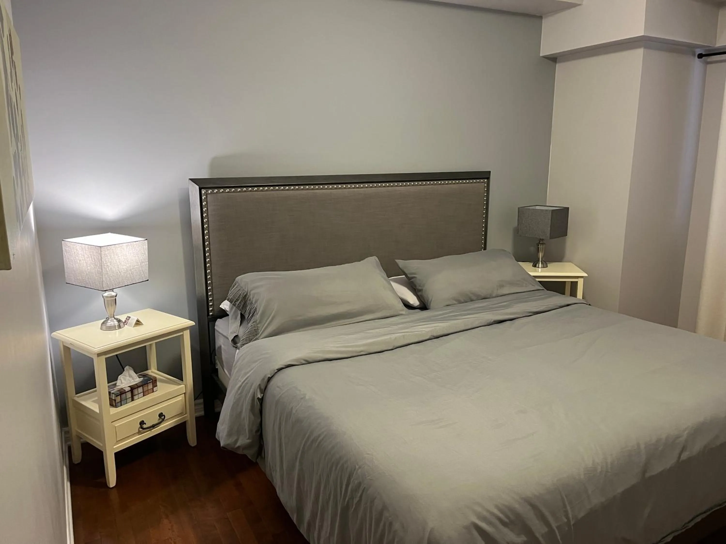 Bedroom, Bed in ApartHotelMontreal by Les Terrasses Saint Urbain 2225I2