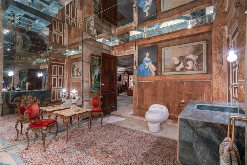 Public Bath in The Corduroy Hotel