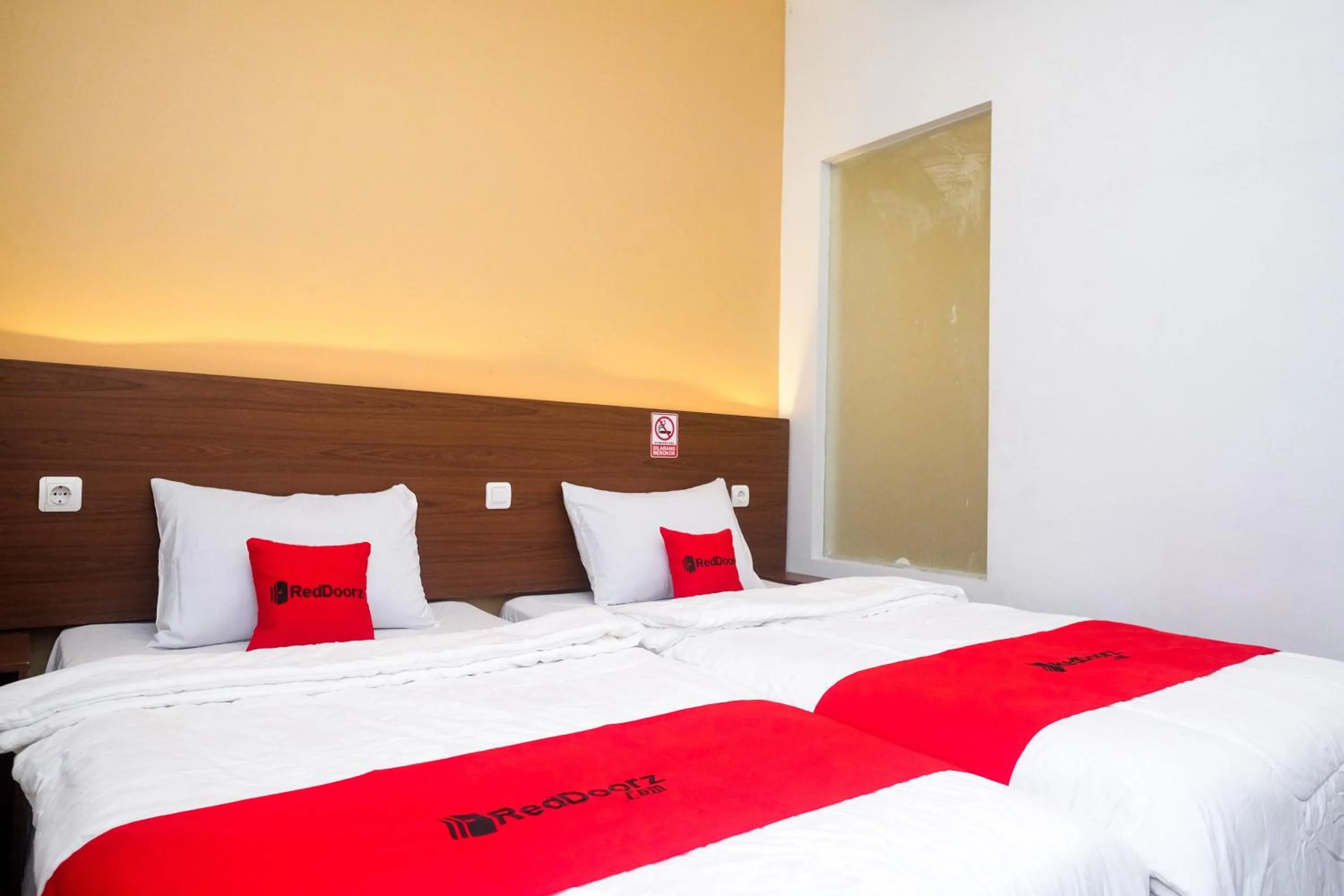 Bed in RedDoorz near Tentrem Mall Semarang