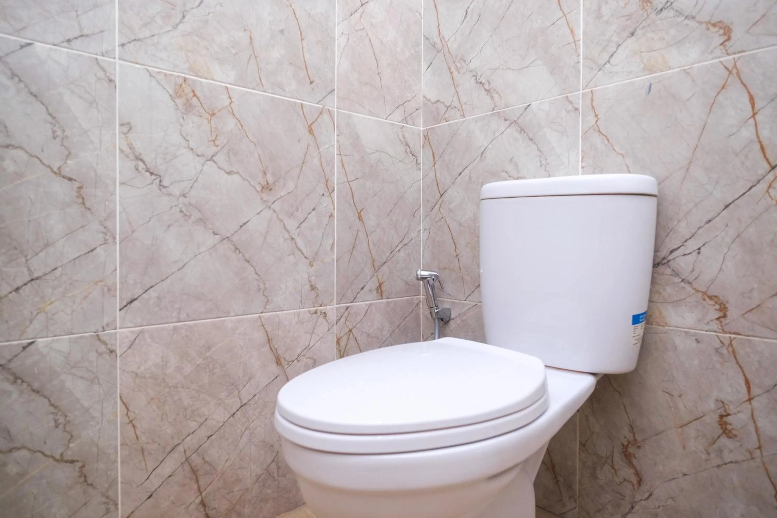 Toilet in RedDoorz near Tentrem Mall Semarang