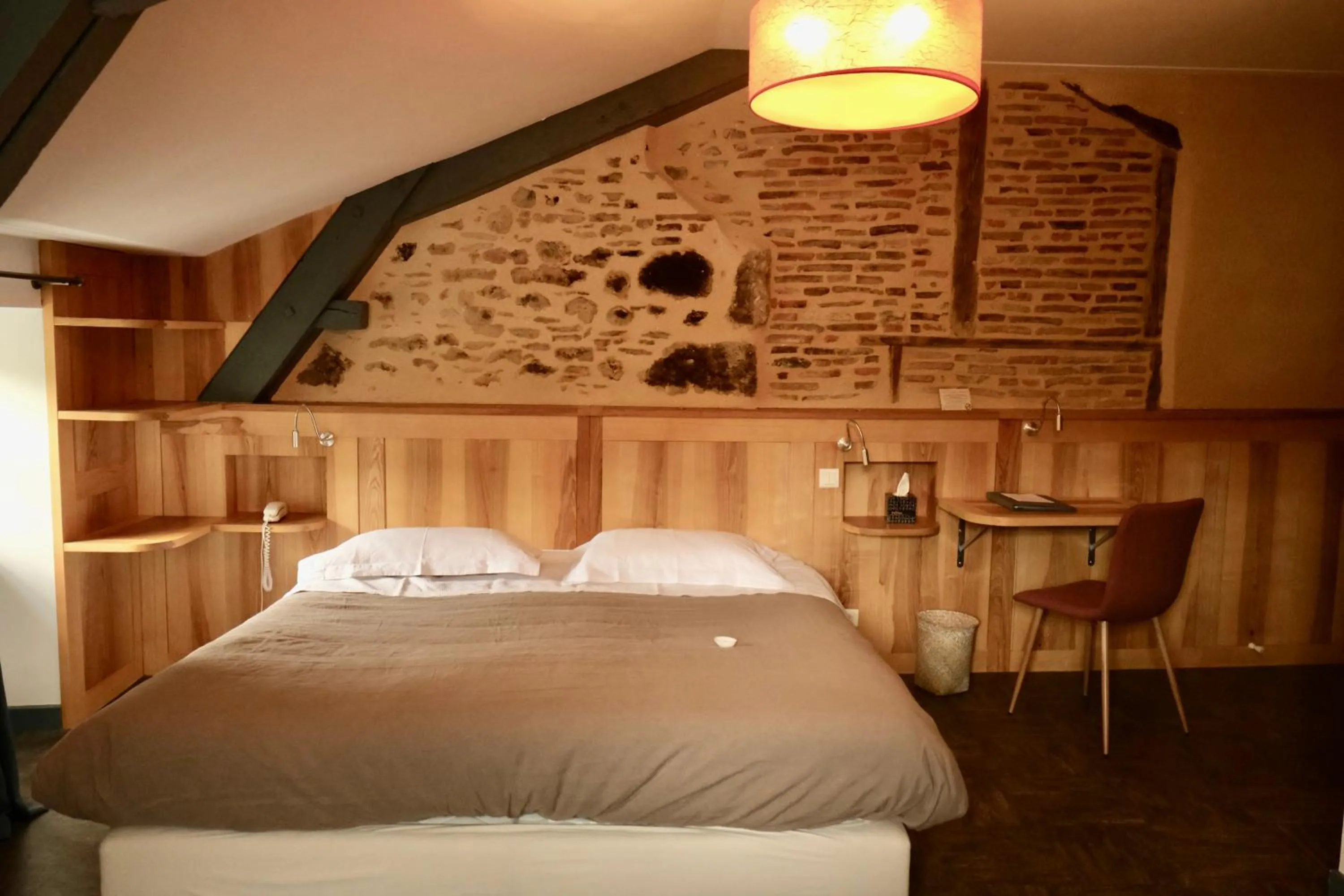 Bed in Hôtel Le Quatorze