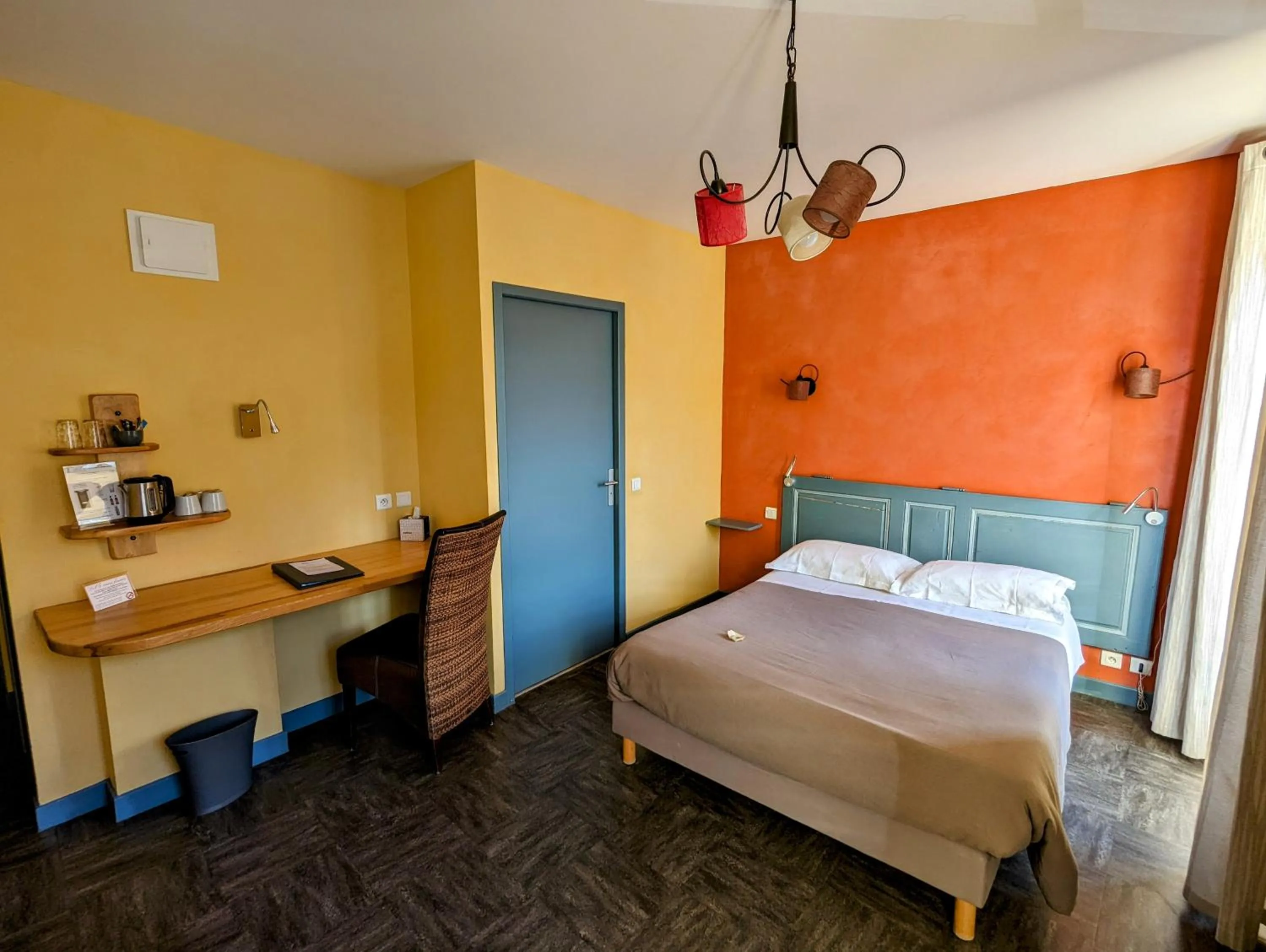 Bed in Hôtel Le Quatorze