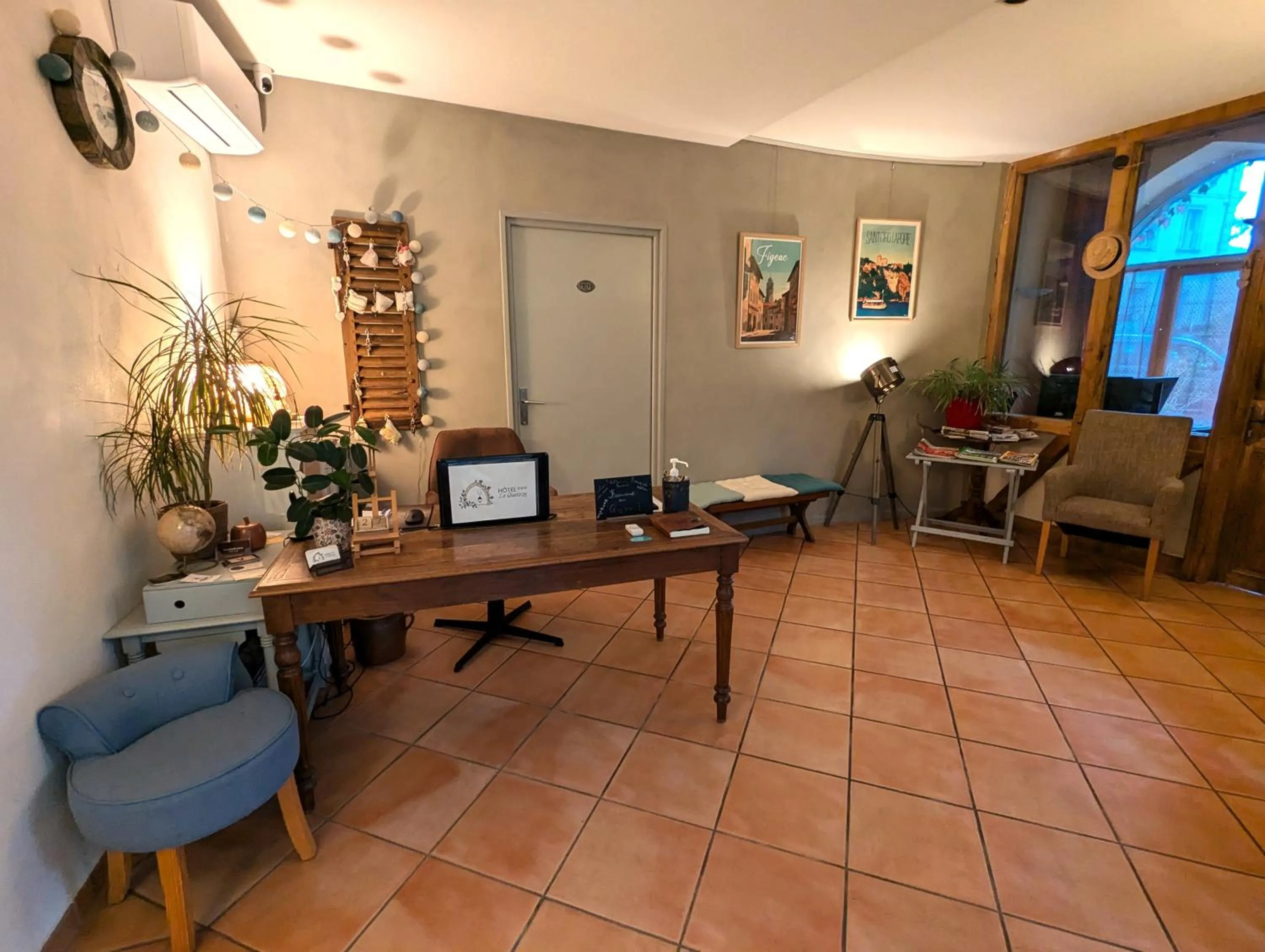 Lobby or reception in Hôtel Le Quatorze