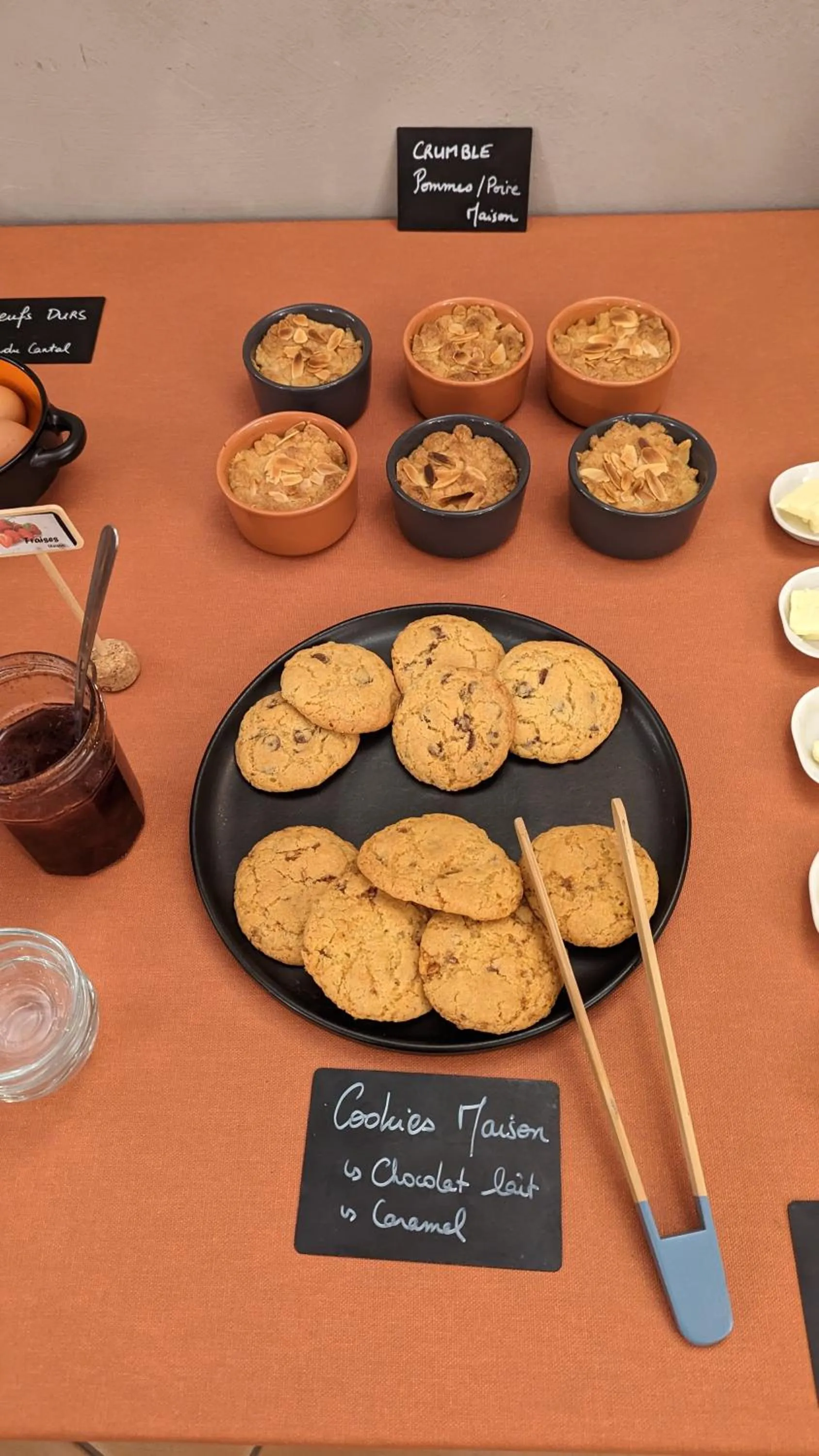 Breakfast in Hôtel Le Quatorze
