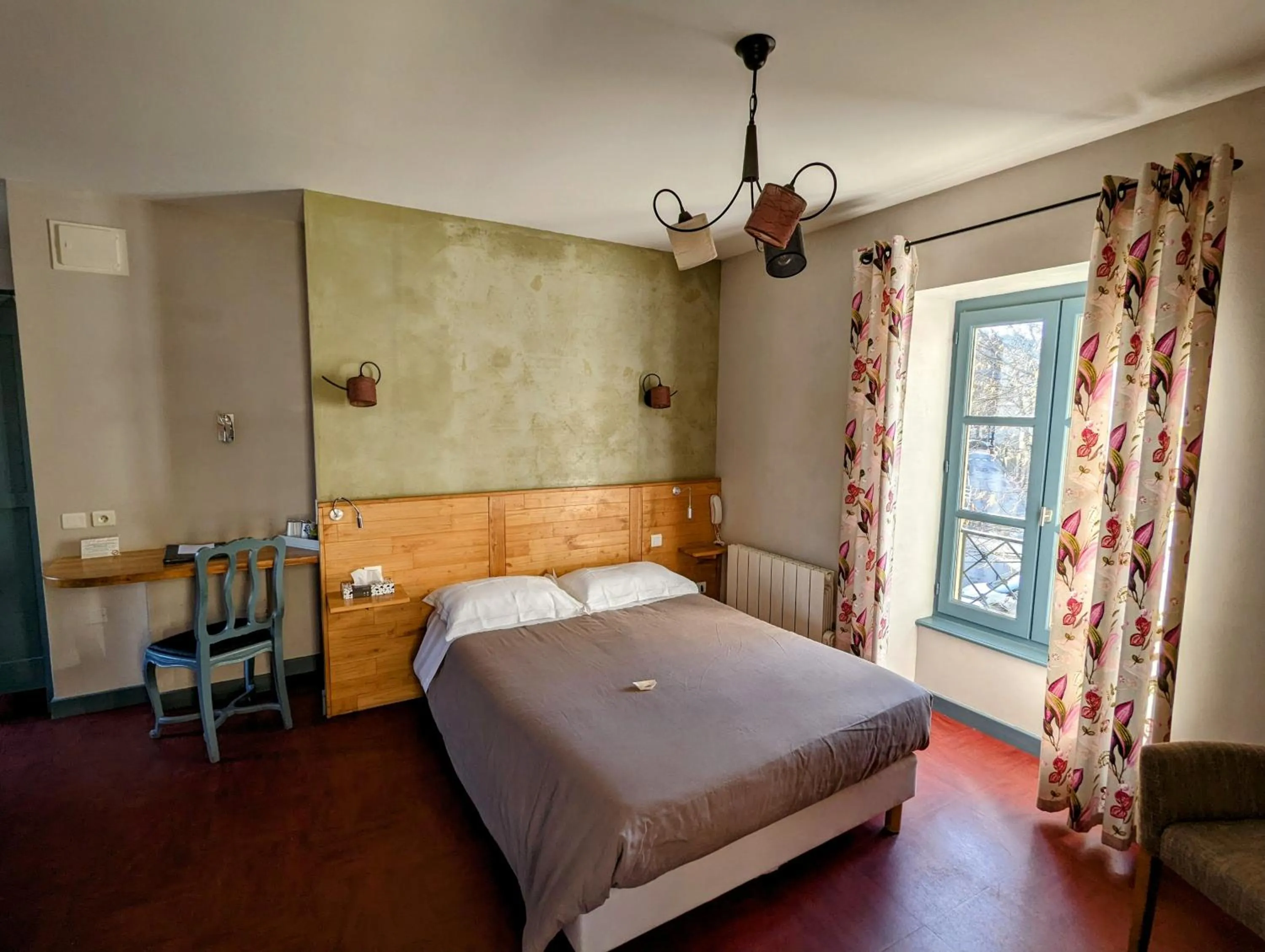 Bed in Hôtel Le Quatorze