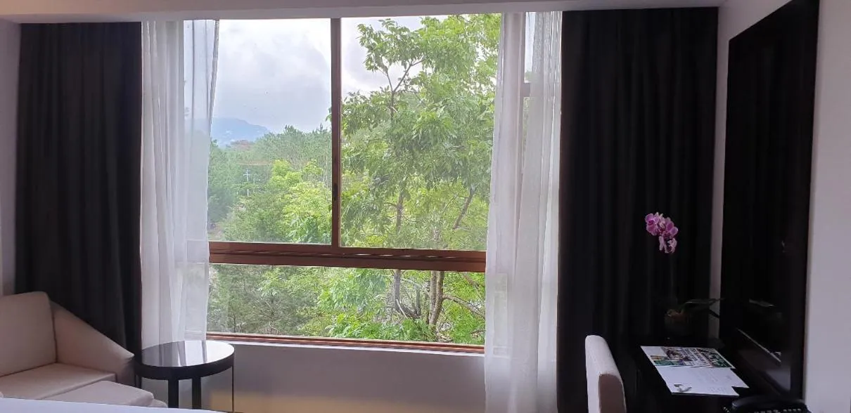 Baguio Forest Lodge at Camp John Hay 002