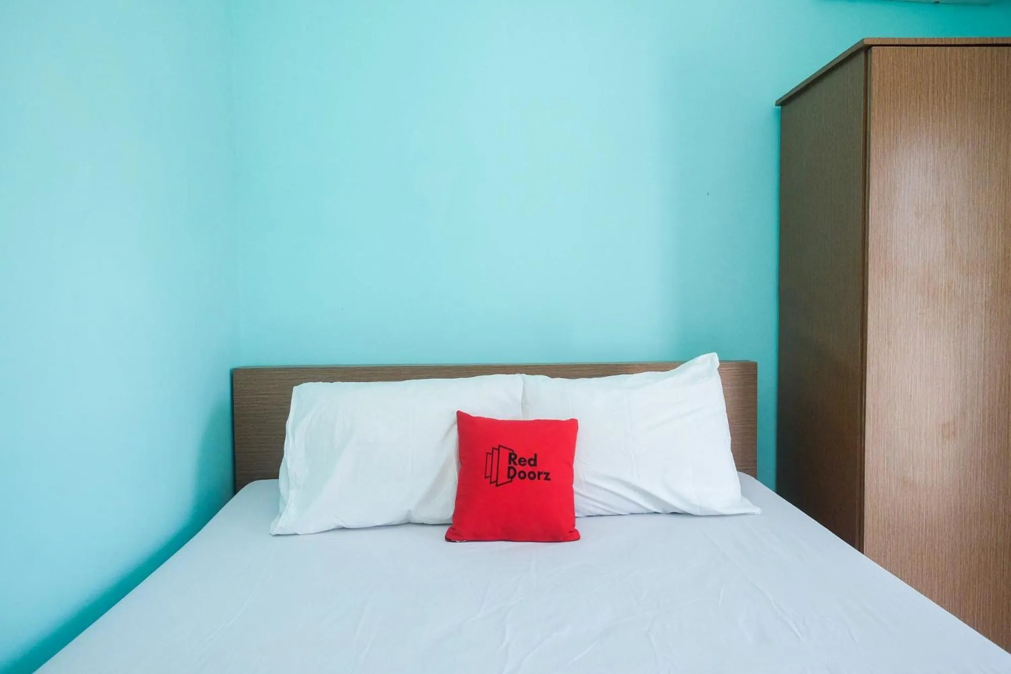 Bed in RedDoorz @ Jakal Atas KM 7