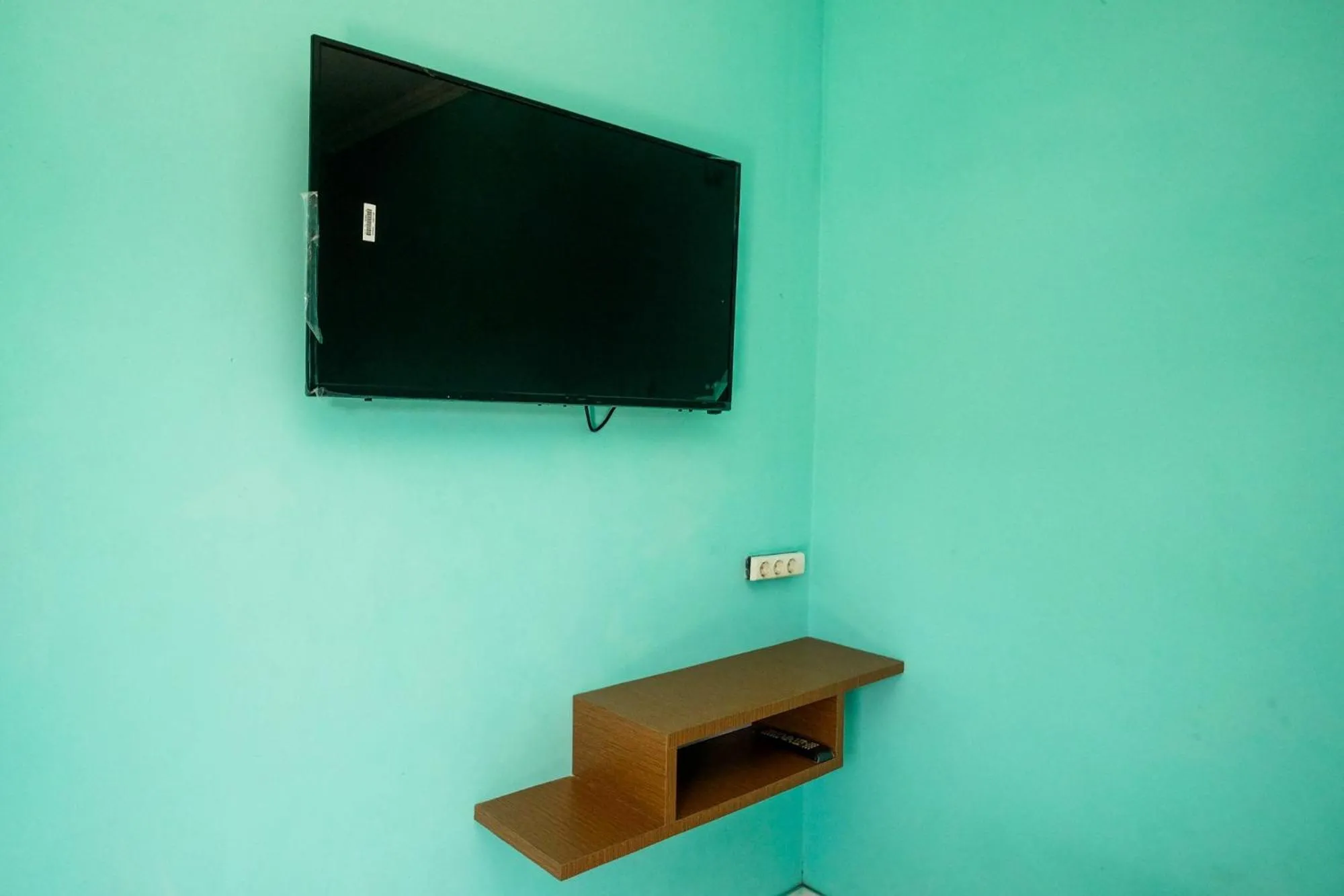 TV and multimedia in RedDoorz @ Jakal Atas KM 7