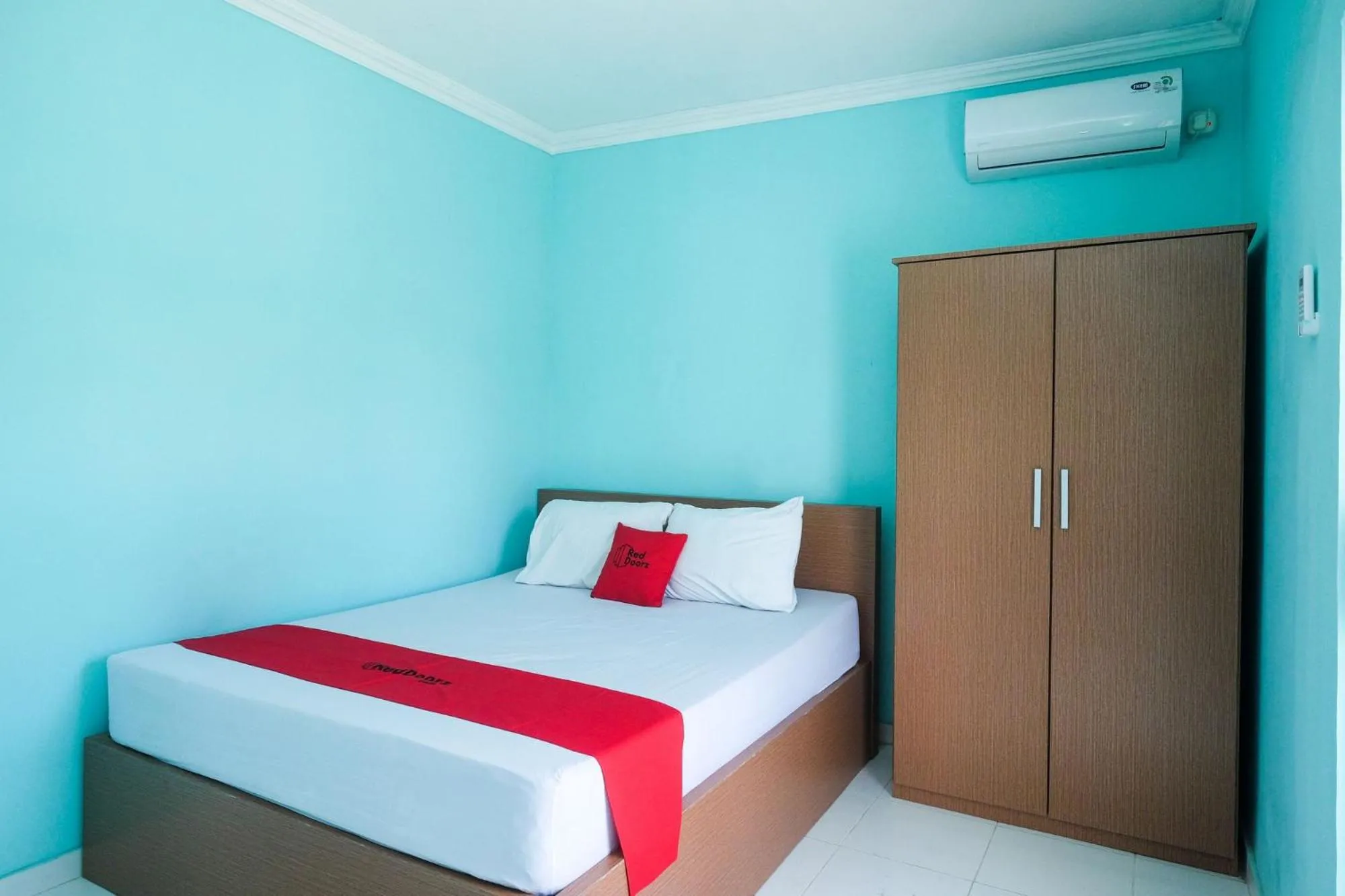 Bed in RedDoorz @ Jakal Atas KM 7