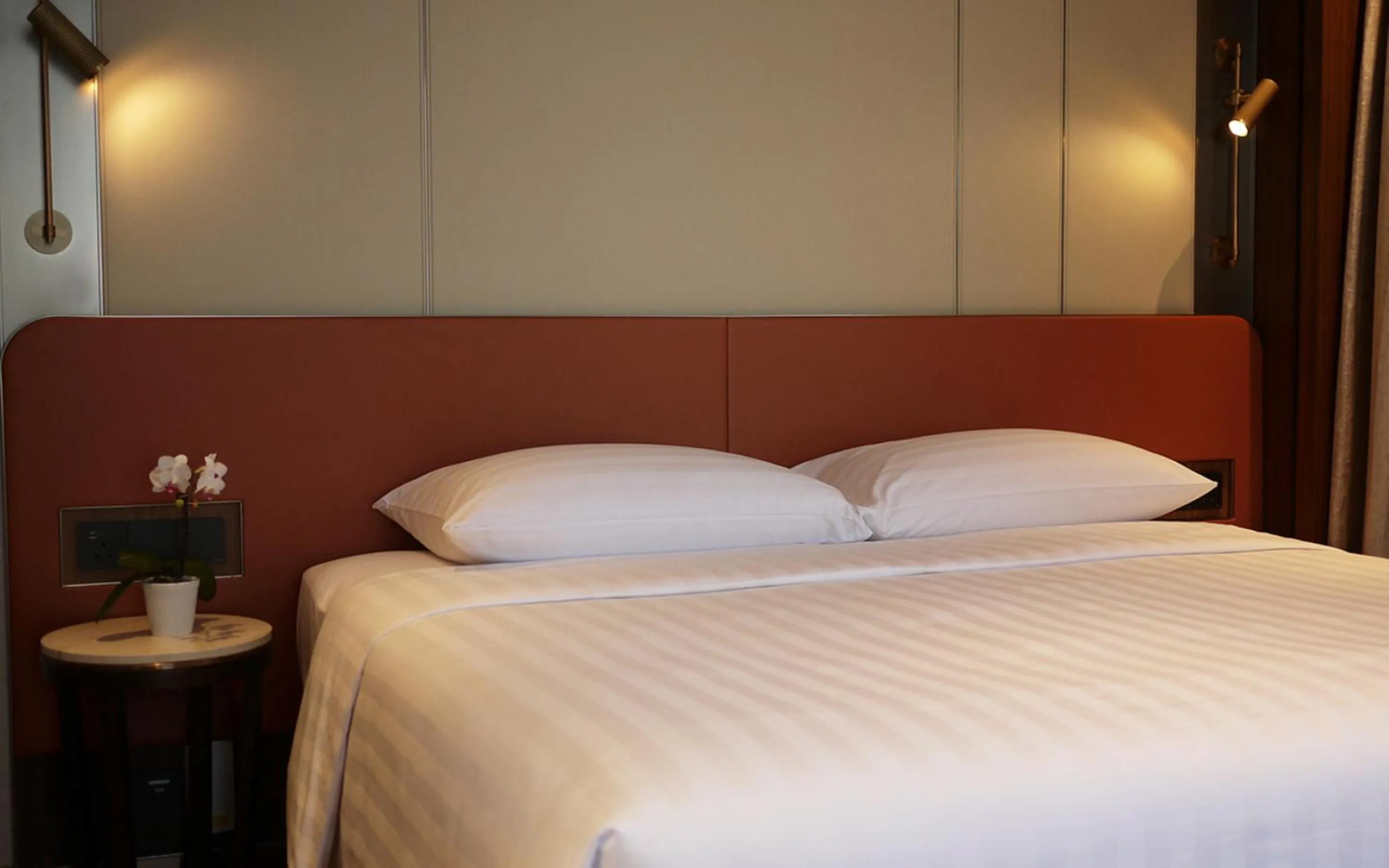 Bedroom, Bed in Dorsett Kai Tak