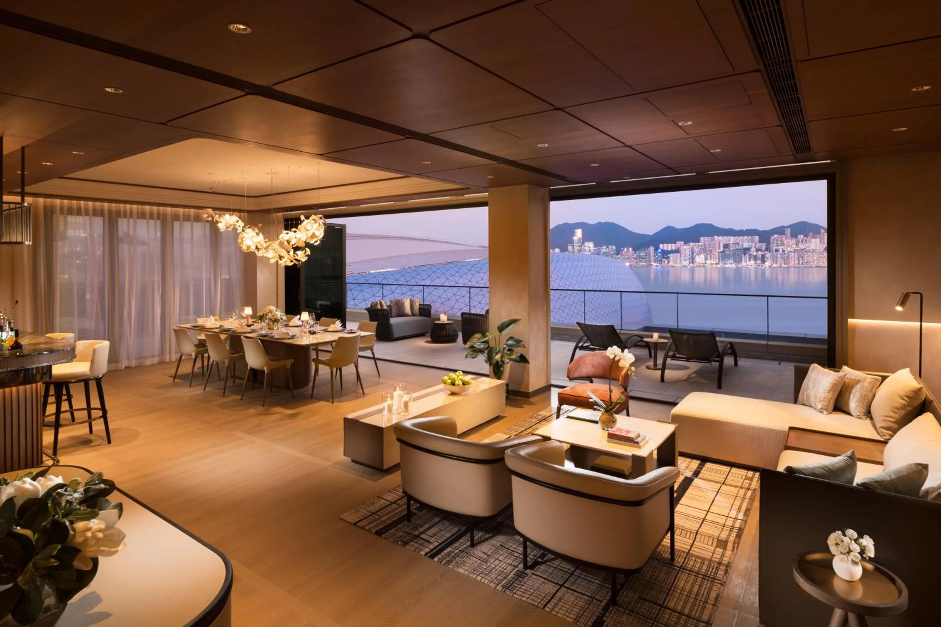 Night in Dorsett Kai Tak