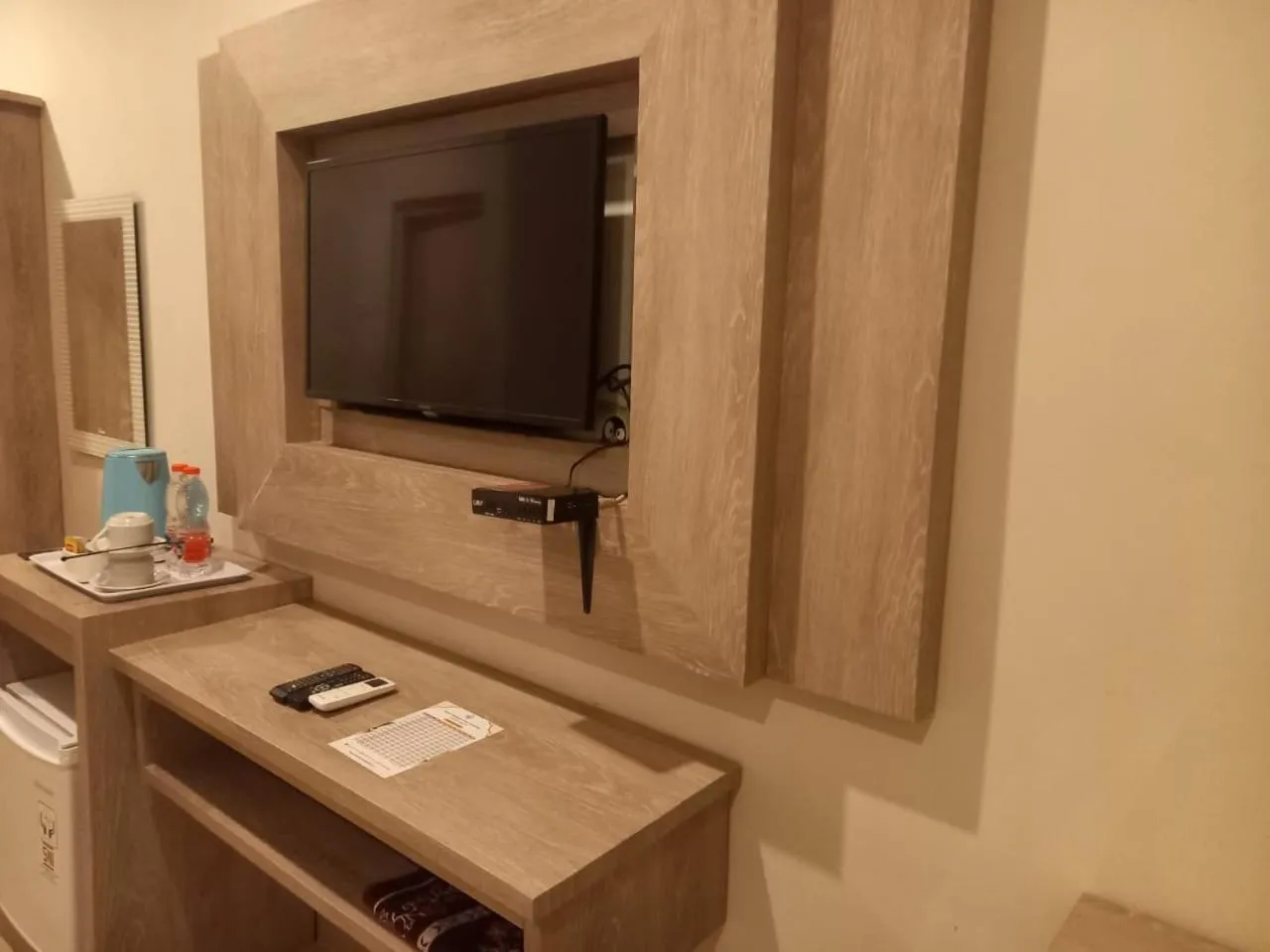 TV and multimedia in Urbanview Hotel Dedy Jaya Brebes