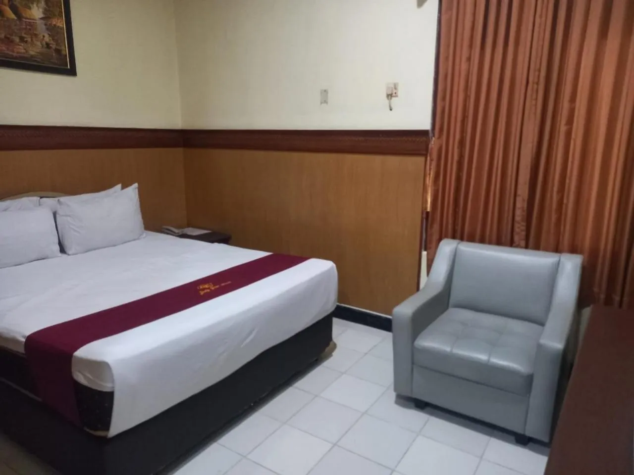 Bedroom, Bed in Urbanview Hotel Dedy Jaya Brebes