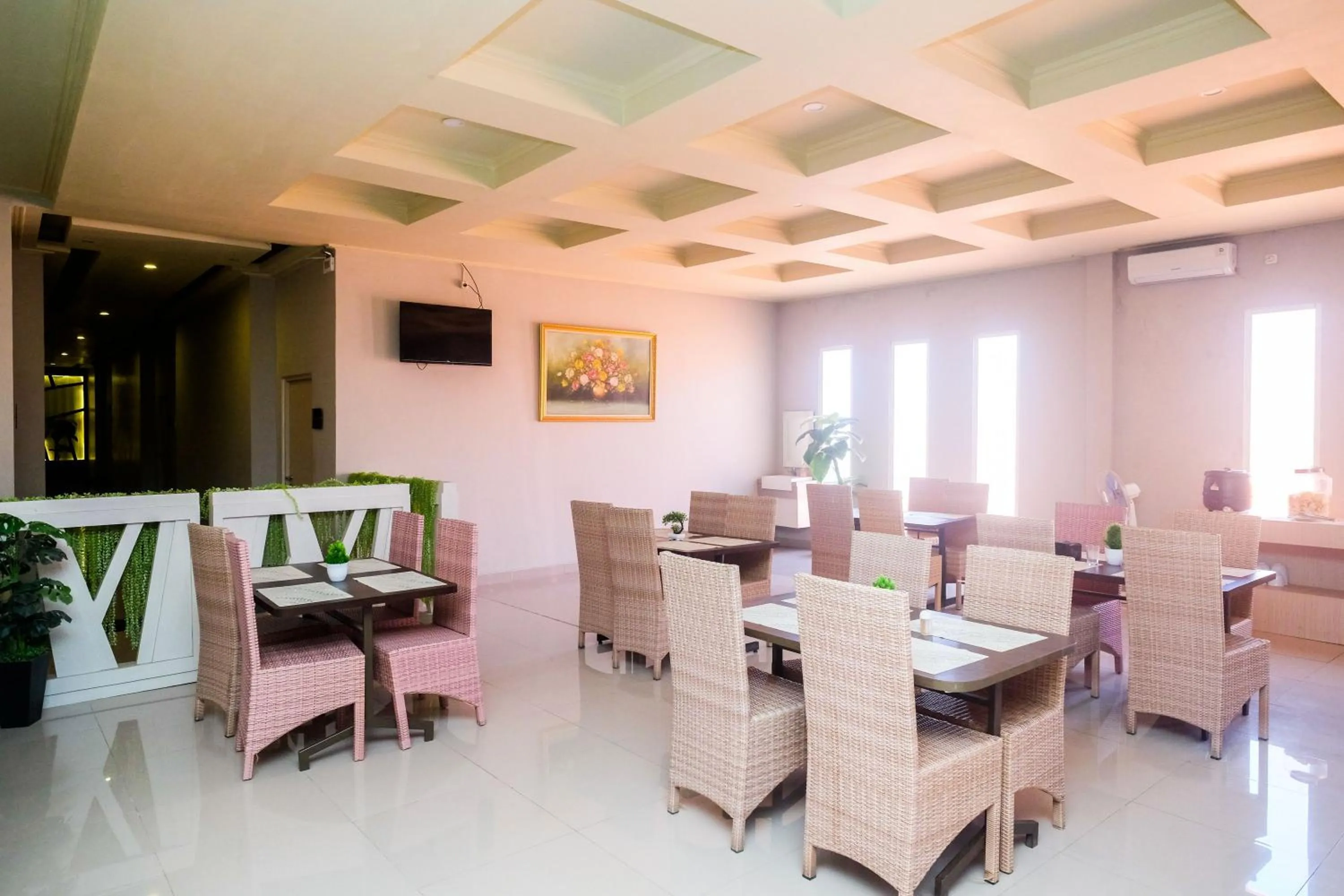 Restaurant/places to eat in Urbanview Hotel Dedy Jaya Brebes