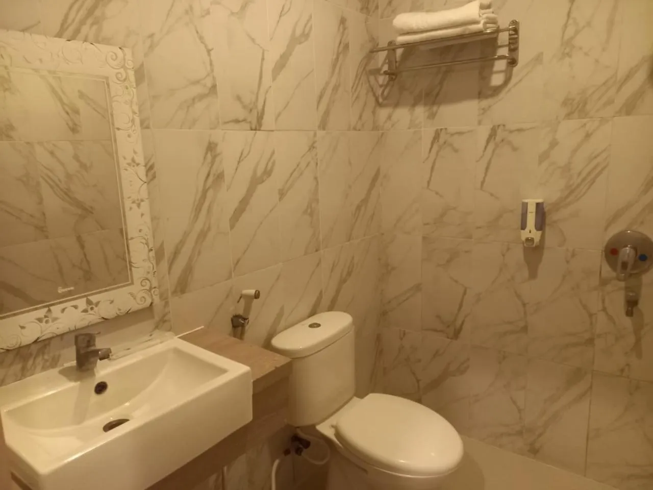 Bathroom in Urbanview Hotel Dedy Jaya Brebes