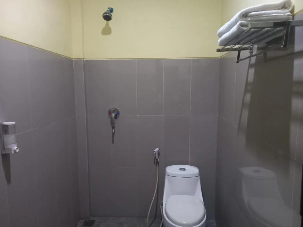 Bathroom in Urbanview Hotel Dedy Jaya Brebes
