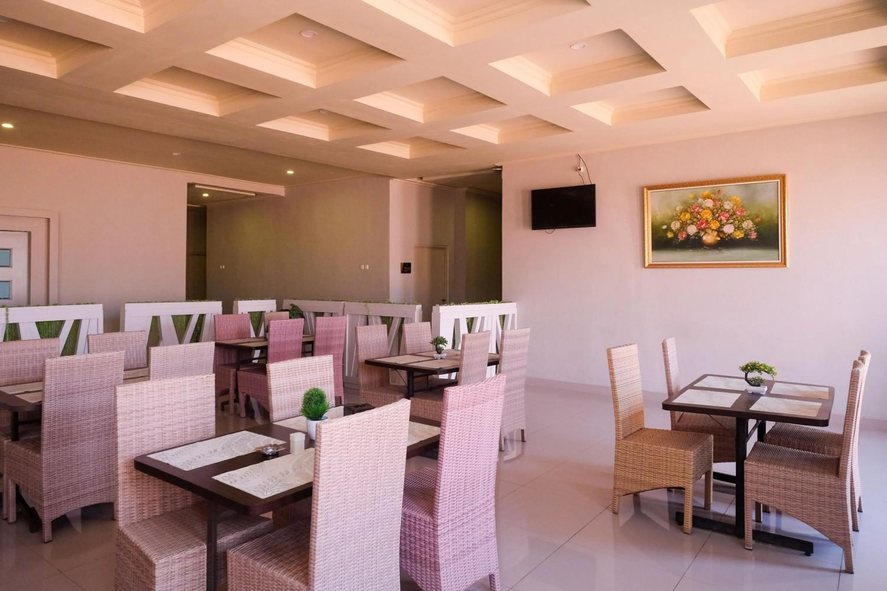 Restaurant/places to eat in Urbanview Hotel Dedy Jaya Brebes