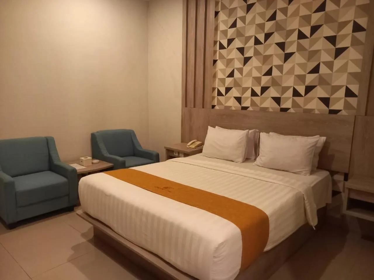 Bedroom, Bed in Urbanview Hotel Dedy Jaya Brebes