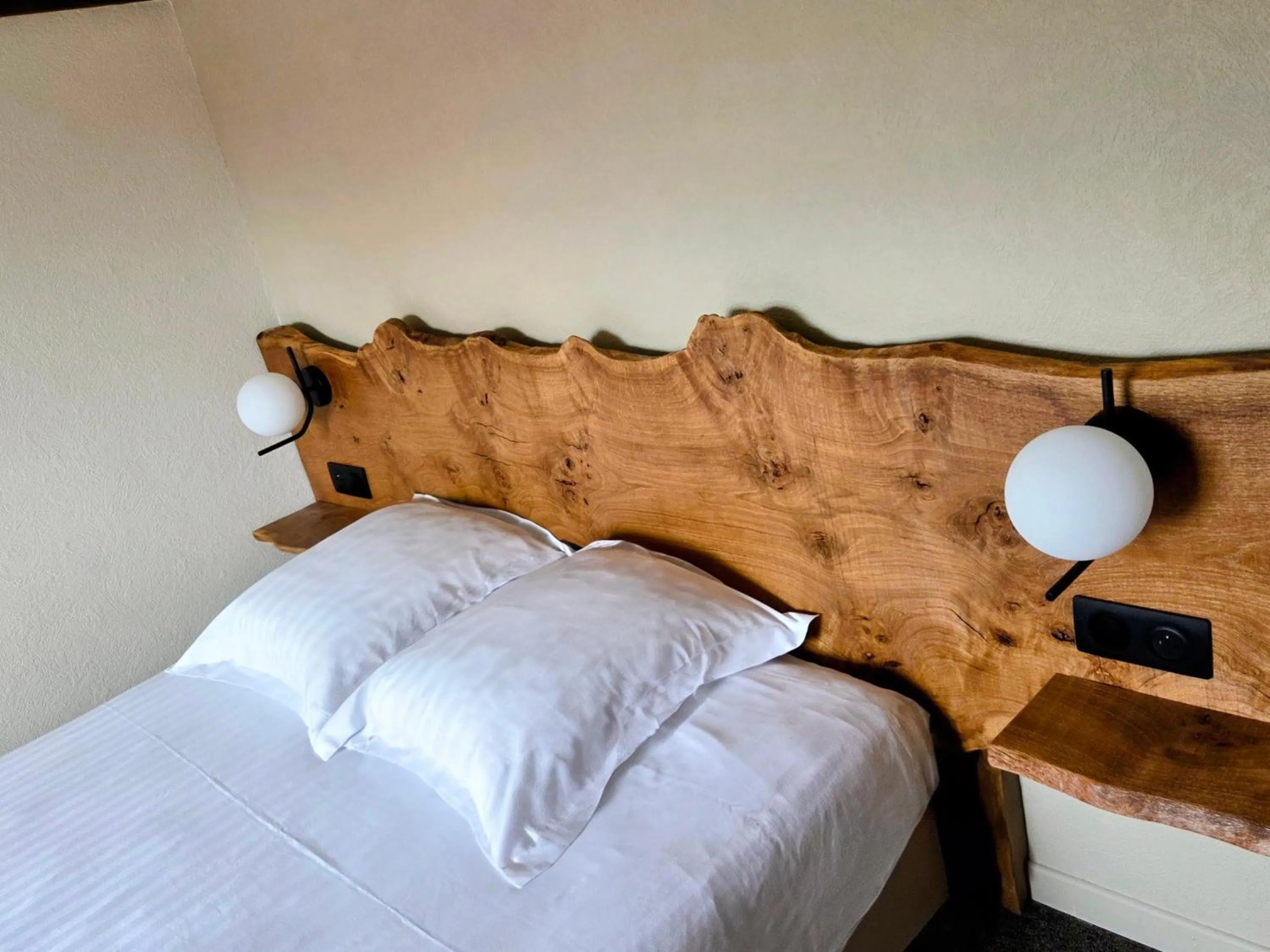 Bed in Hotel le Chasseur