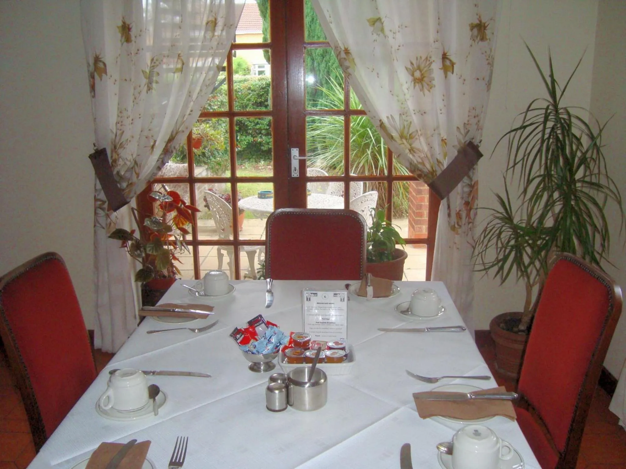 Restaurant/Places to Eat in Firs Hotel