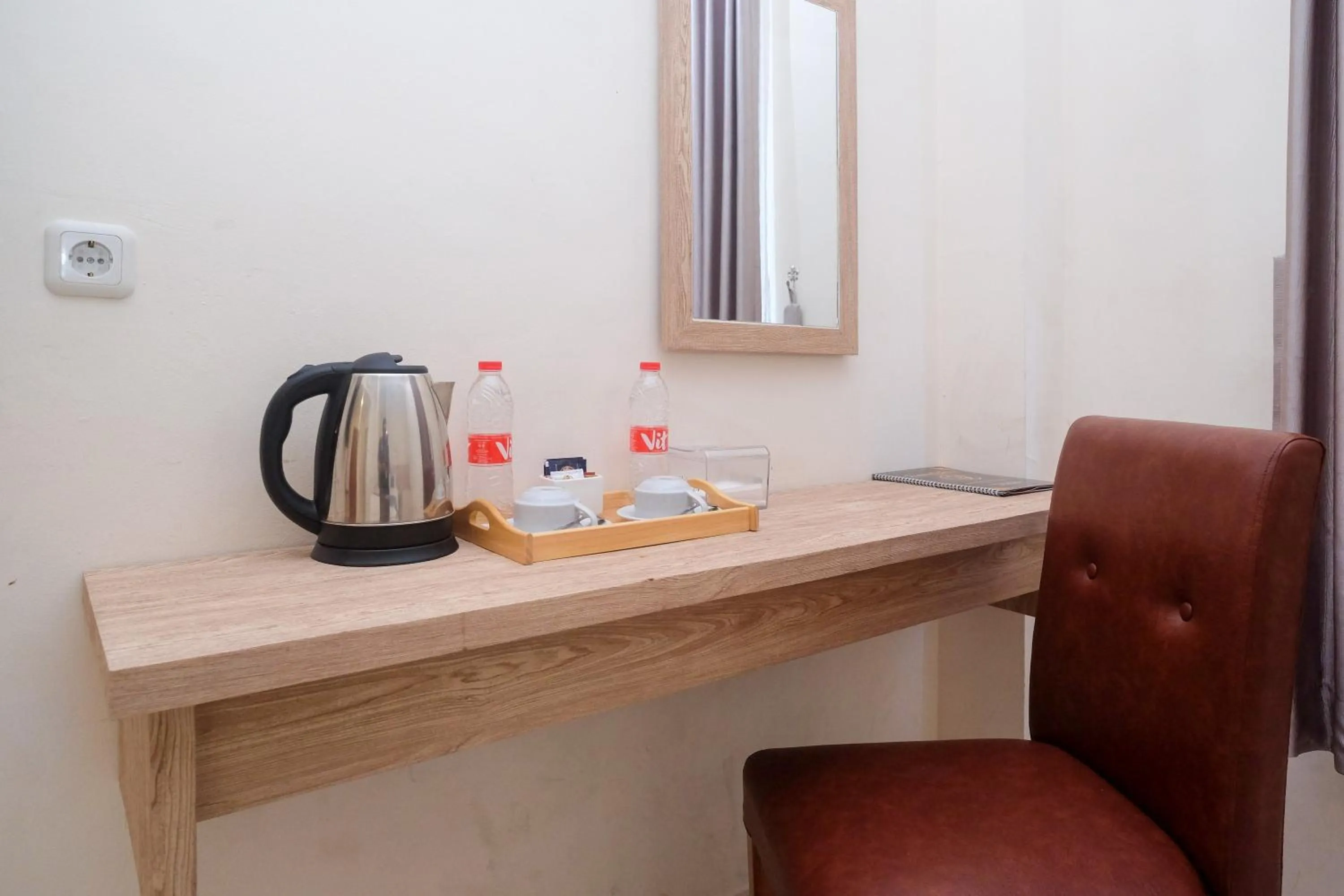 Coffee/tea facilities in Urbanview Hotel DJ Inn Tegal