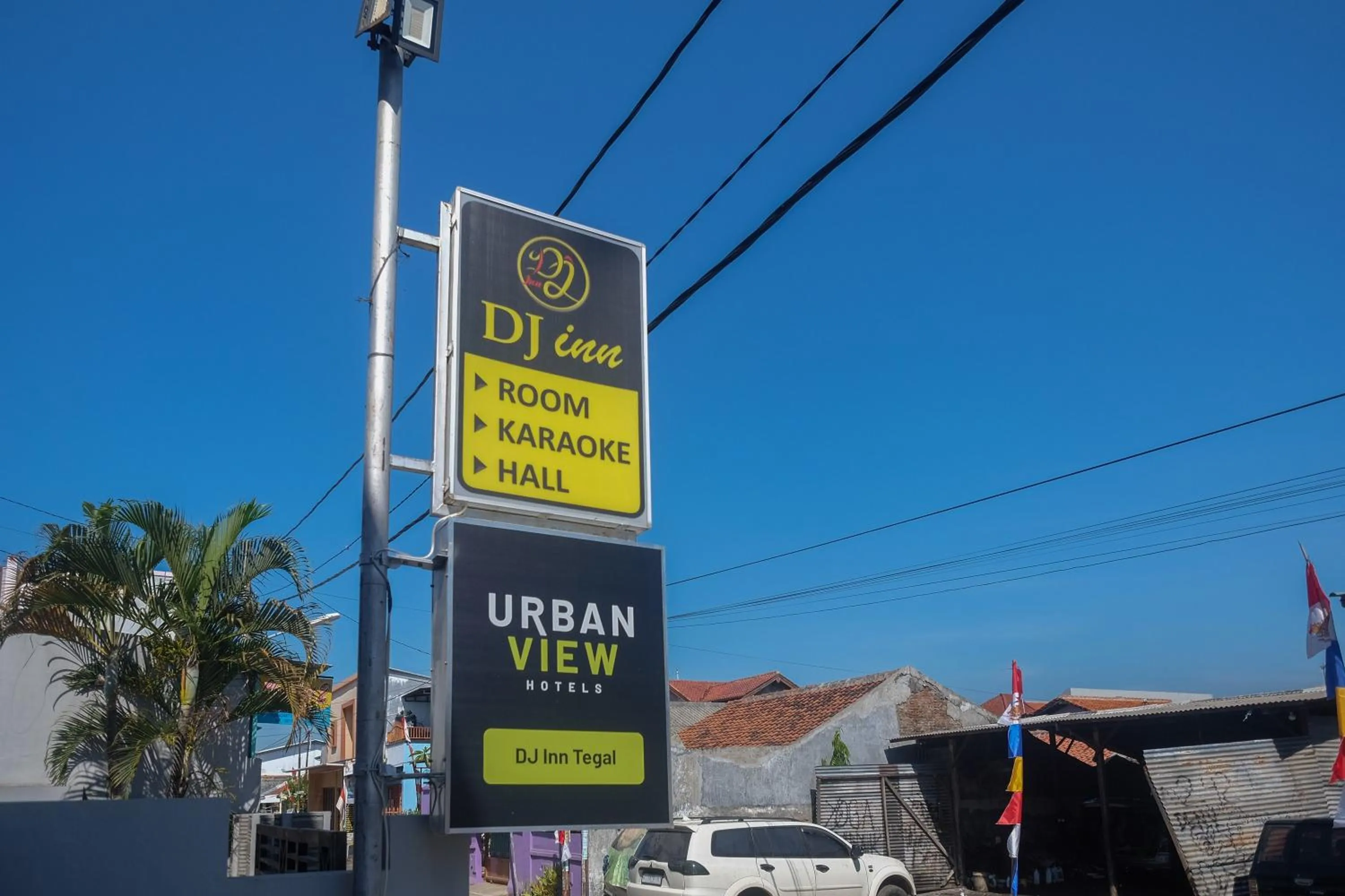 Property building in Urbanview Hotel DJ Inn Tegal