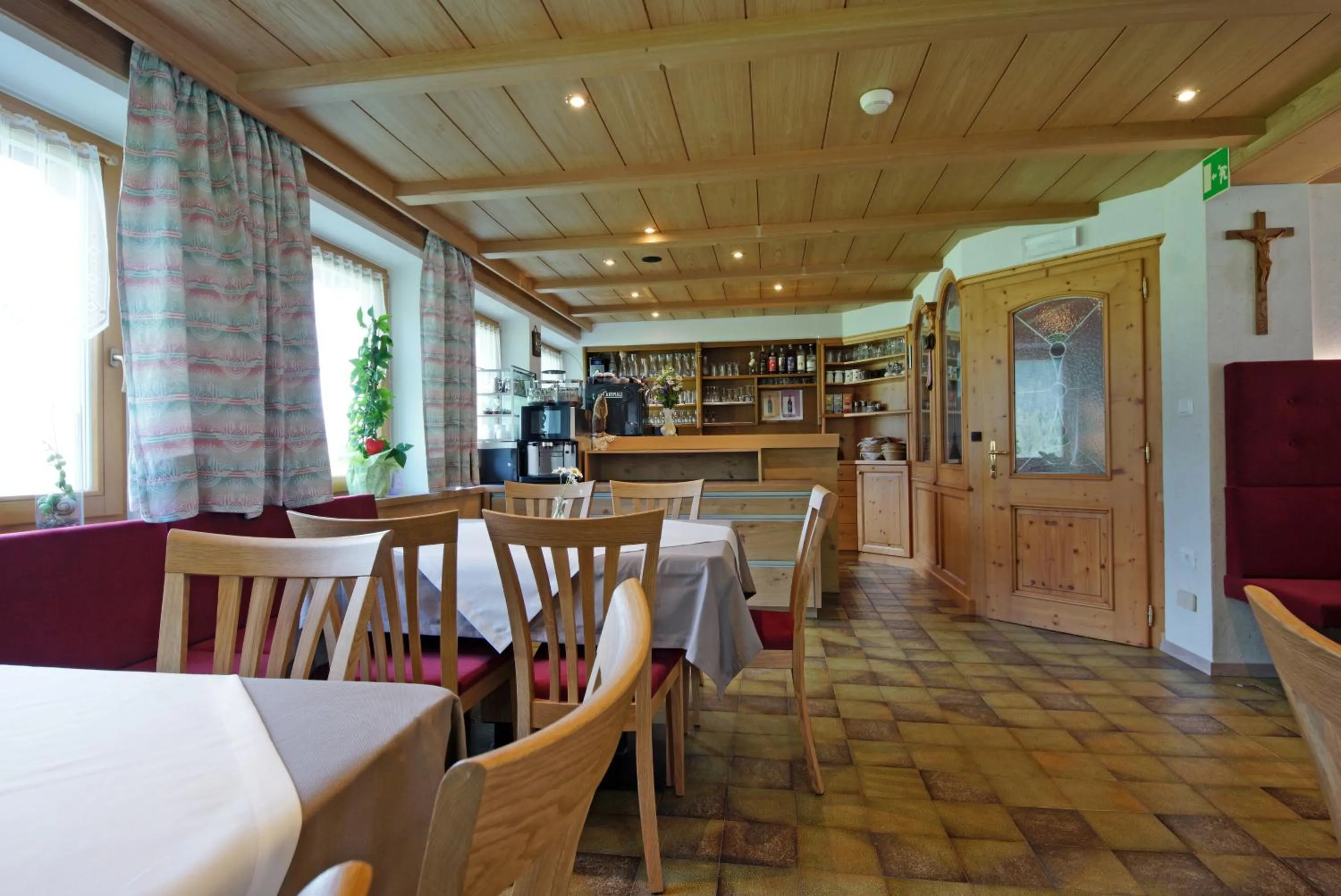 Dining area in Pension Arnica B&B