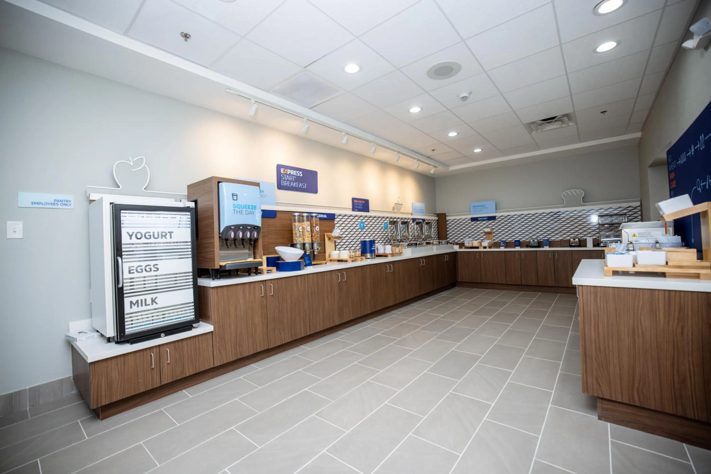 Breakfast in Holiday Inn Express & Suites Tampa Stadium - Airport Area by IHG