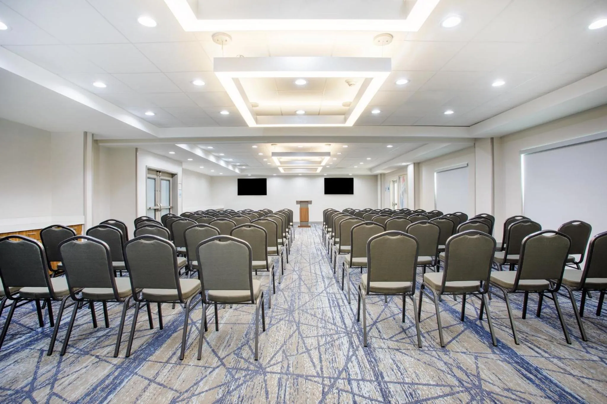 Meeting/conference room in Holiday Inn Express & Suites Tampa Stadium - Airport Area by IHG