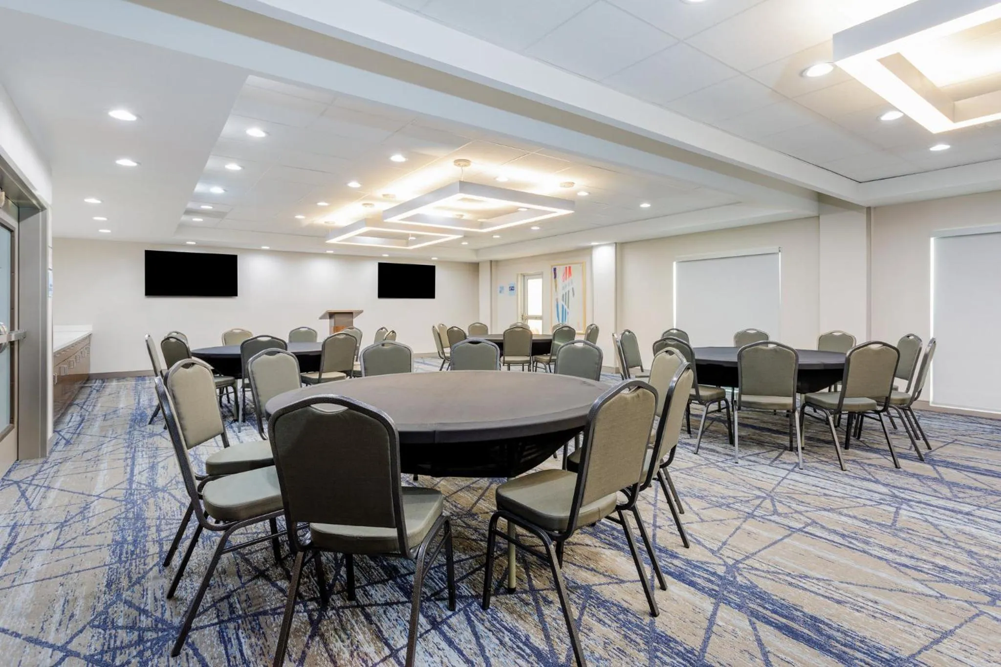 Meeting/conference room in Holiday Inn Express & Suites Tampa Stadium - Airport Area by IHG