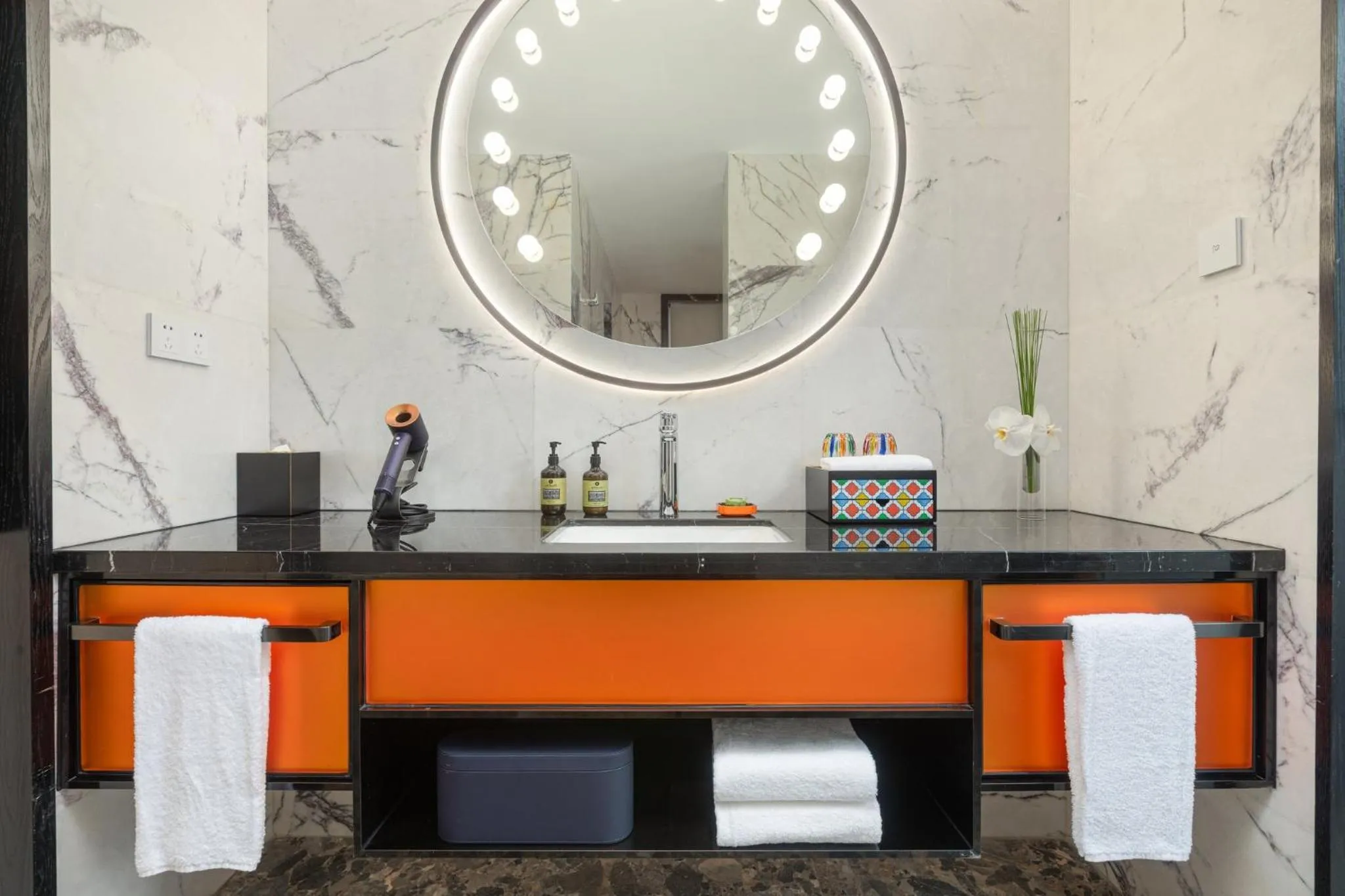 Photo of the whole room in Hotel Indigo Guangzhou Haixinsha by IHG