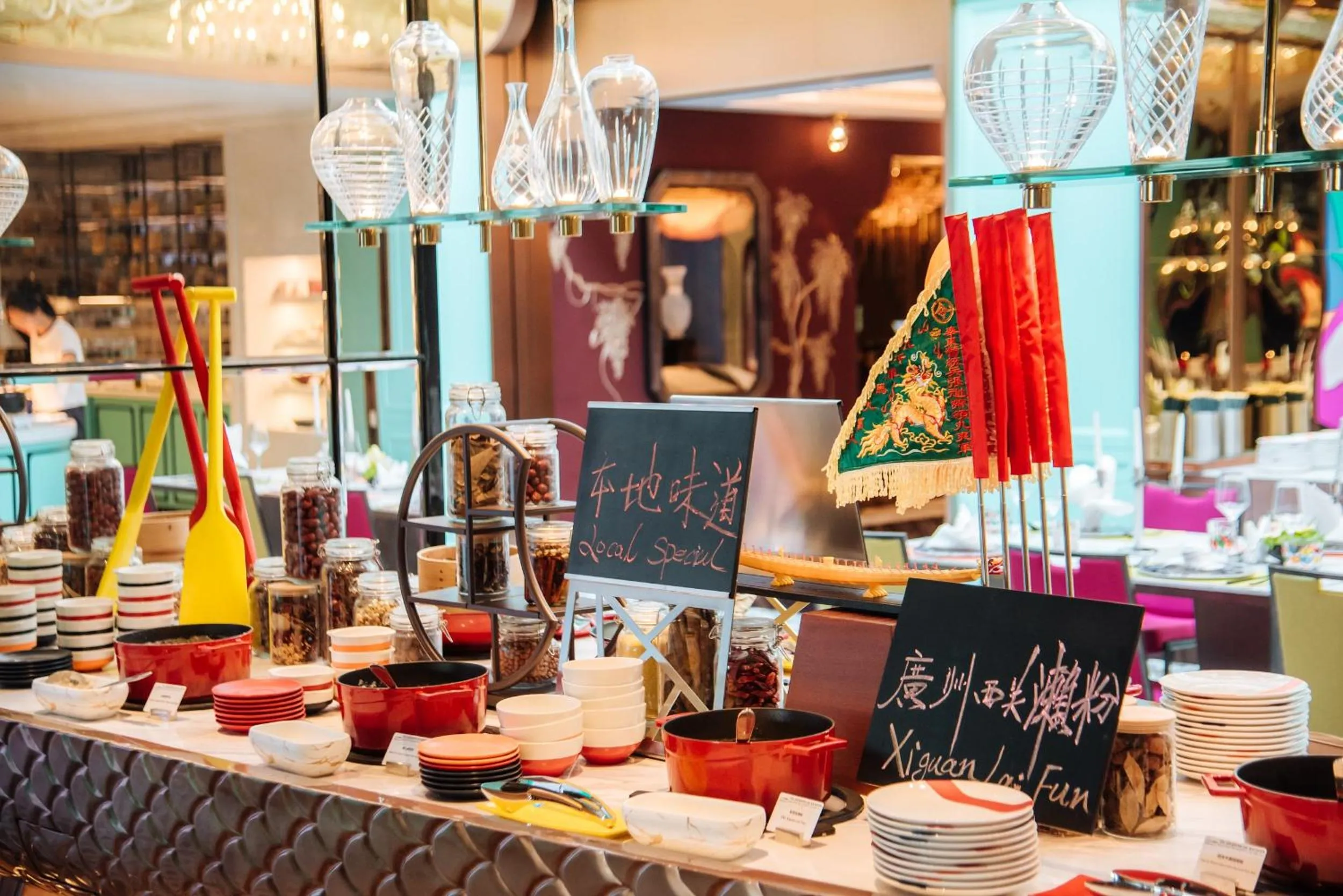 Restaurant/places to eat in Hotel Indigo Guangzhou Haixinsha by IHG