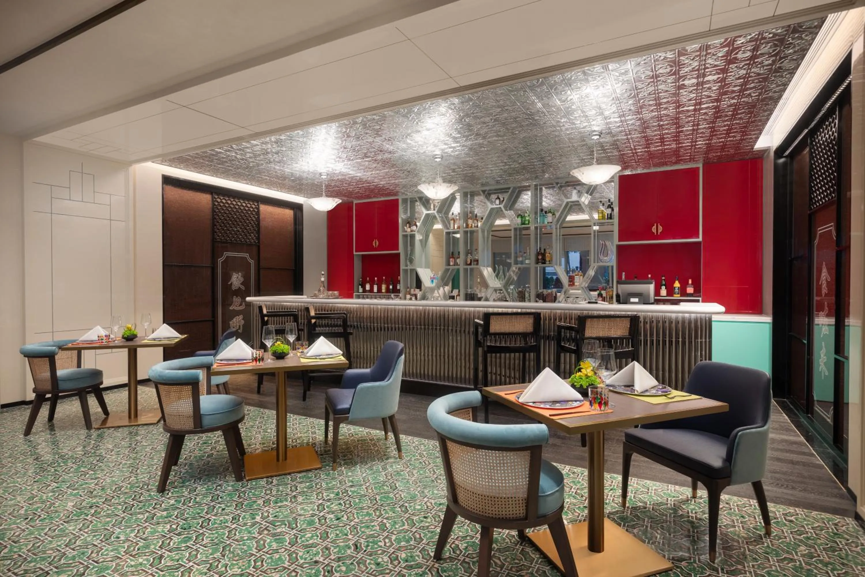 Restaurant/places to eat in Hotel Indigo Guangzhou Haixinsha by IHG