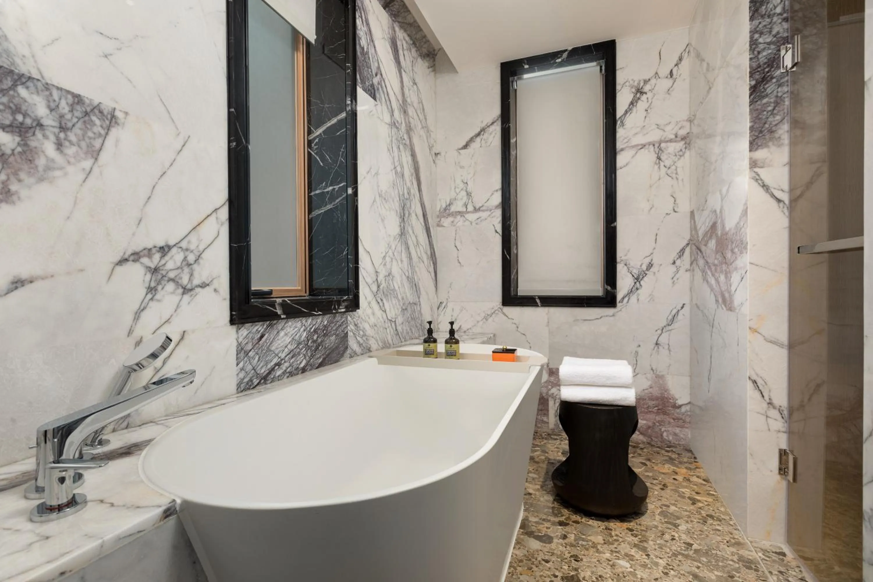 Bathroom in Hotel Indigo Guangzhou Haixinsha by IHG