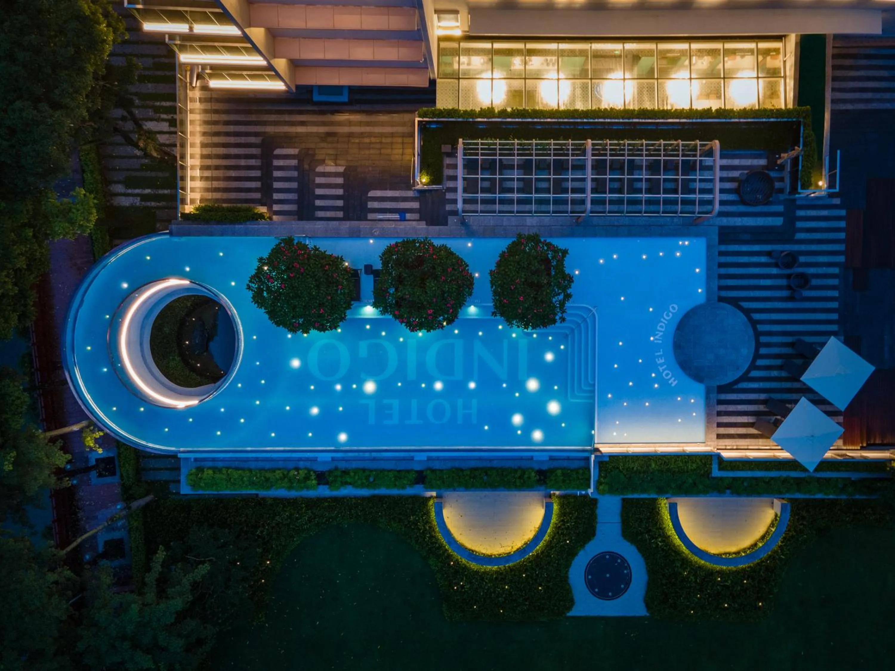 Night in Hotel Indigo Guangzhou Haixinsha by IHG