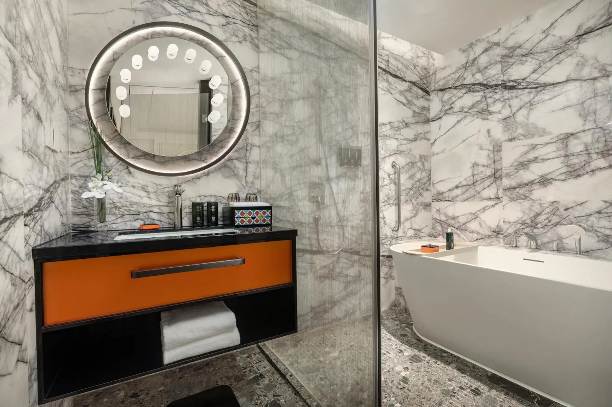 Bathroom in Hotel Indigo Guangzhou Haixinsha by IHG