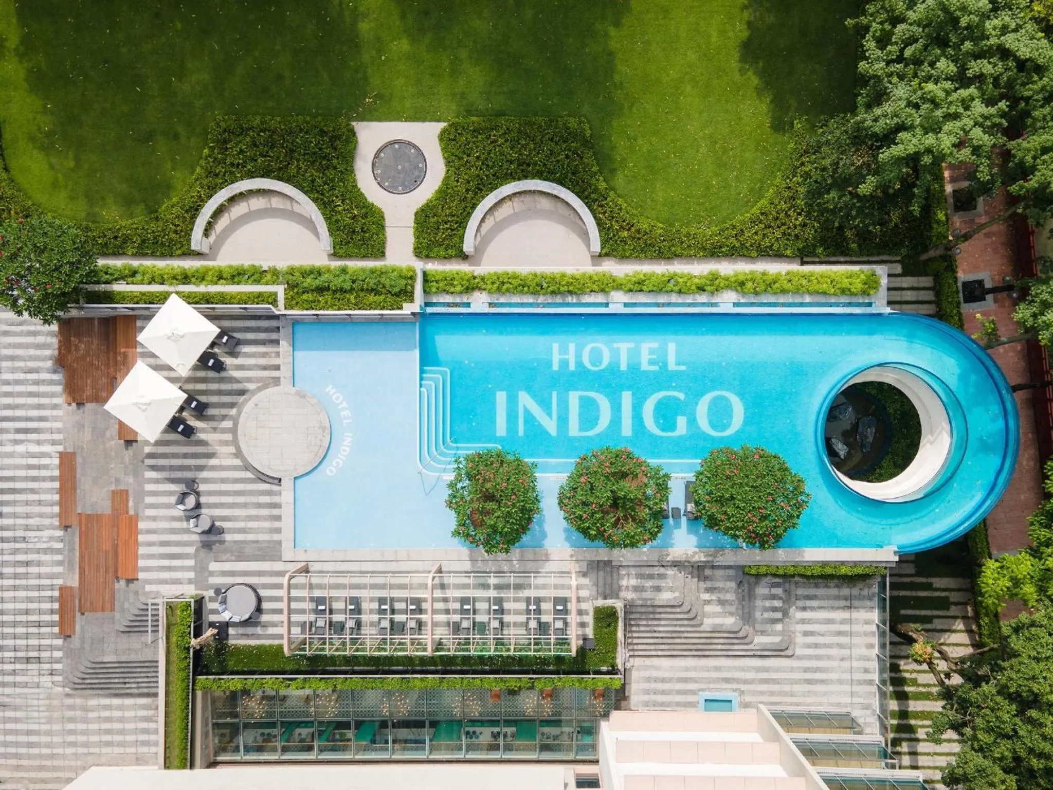 Swimming pool in Hotel Indigo Guangzhou Haixinsha by IHG