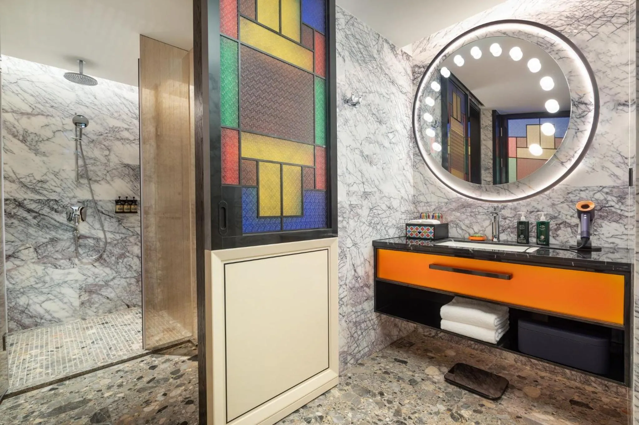 Bathroom in Hotel Indigo Guangzhou Haixinsha by IHG