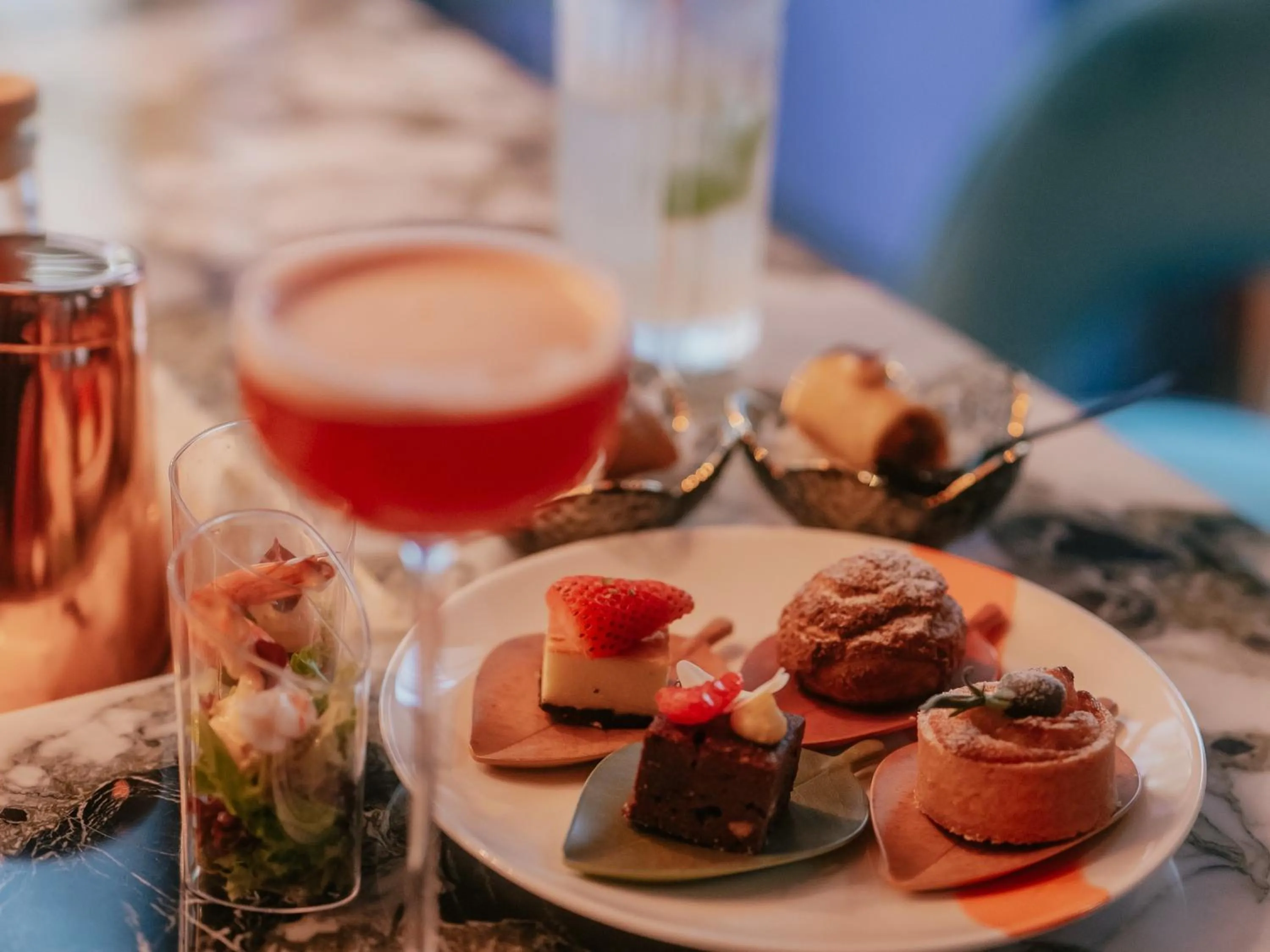 Restaurant/places to eat in Hotel Indigo Guangzhou Haixinsha by IHG