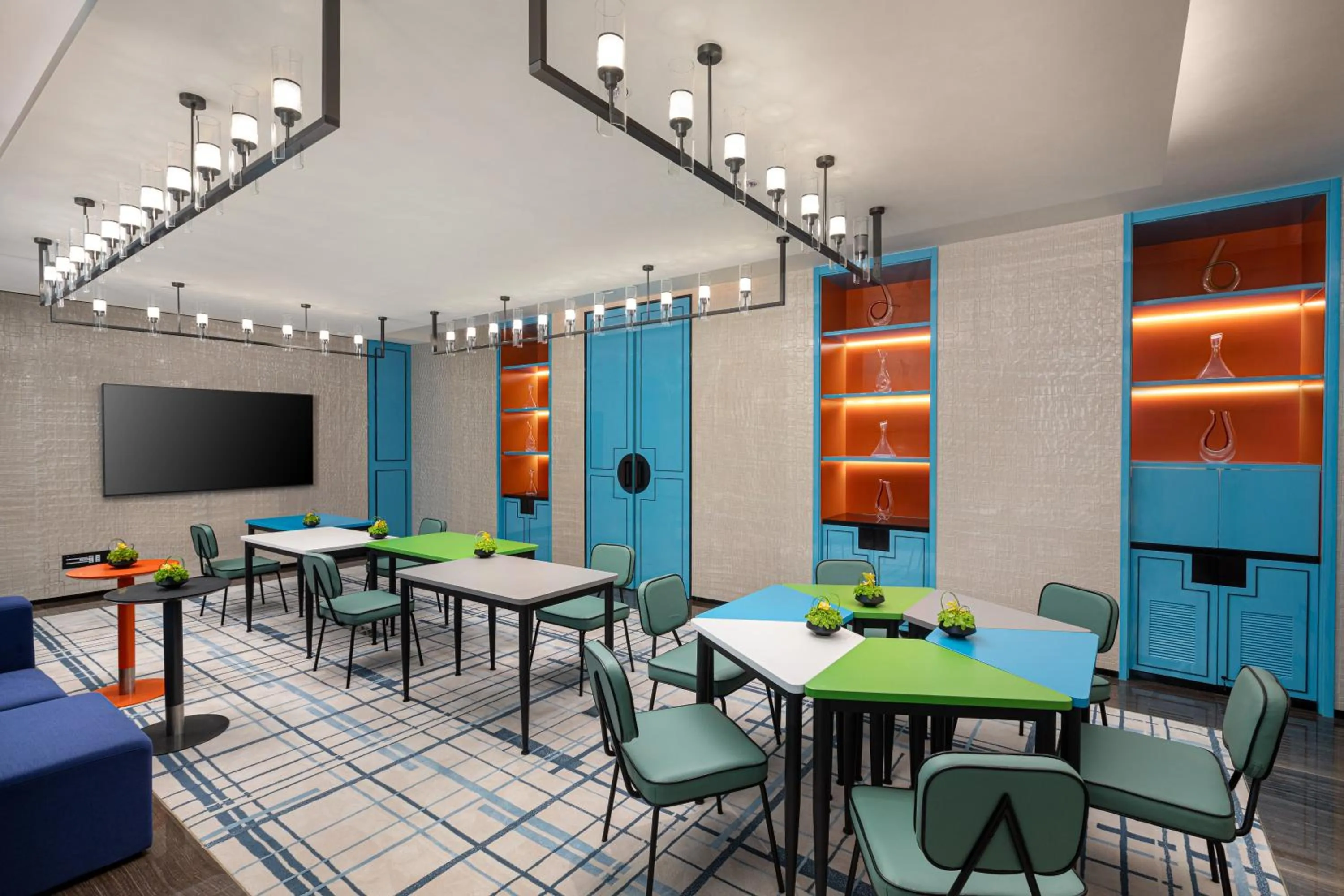 Meeting/conference room in Hotel Indigo Guangzhou Haixinsha by IHG